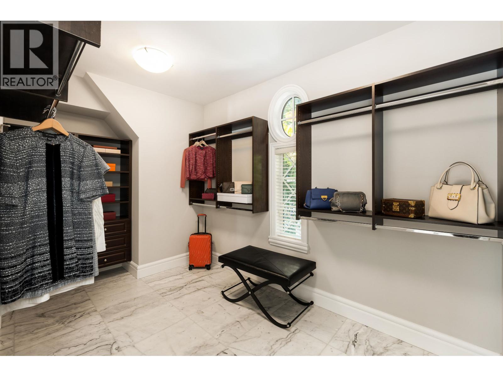 2912 MATHERS AVENUE, West Vancouver