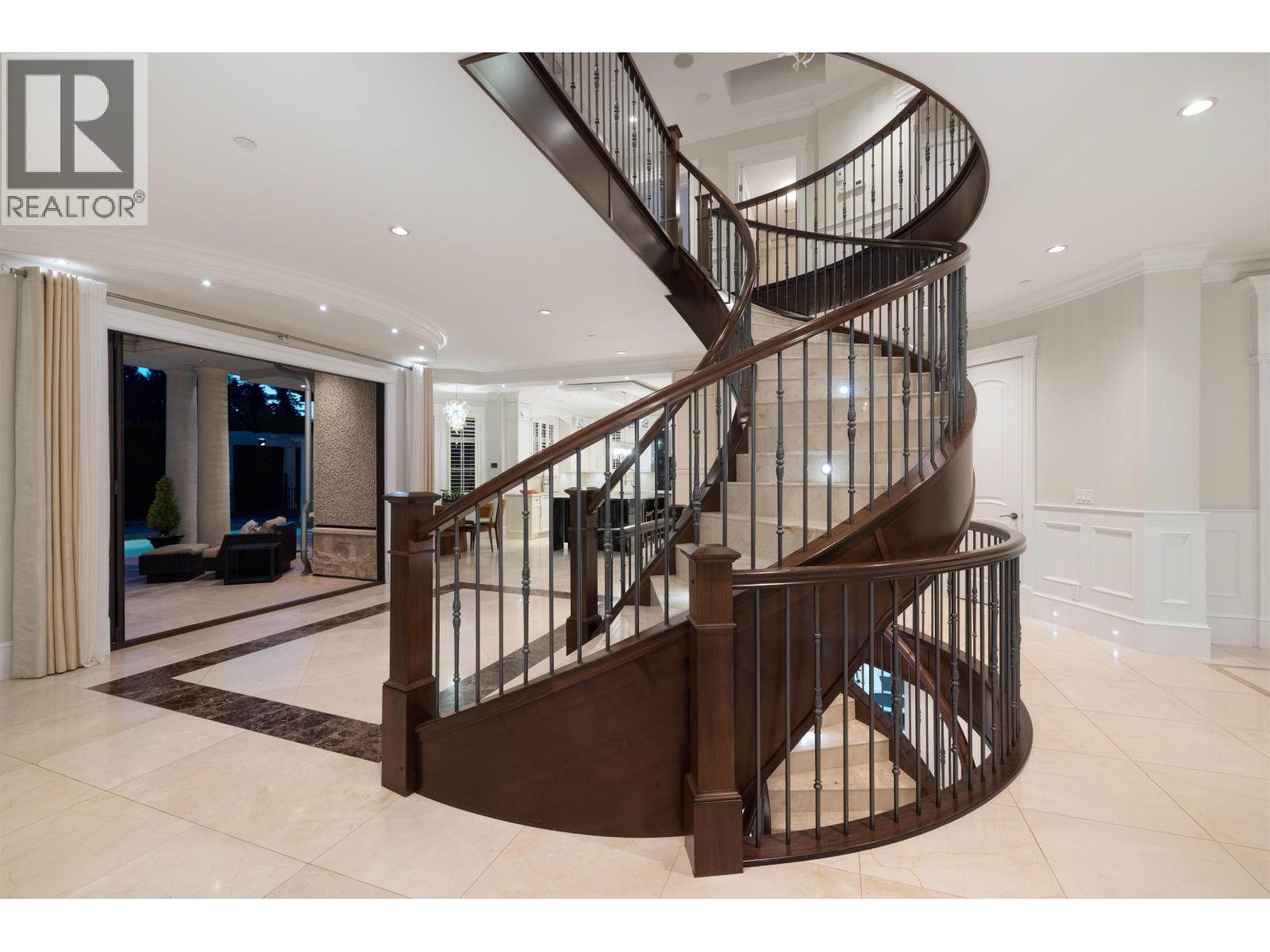 2912 MATHERS AVENUE, West Vancouver