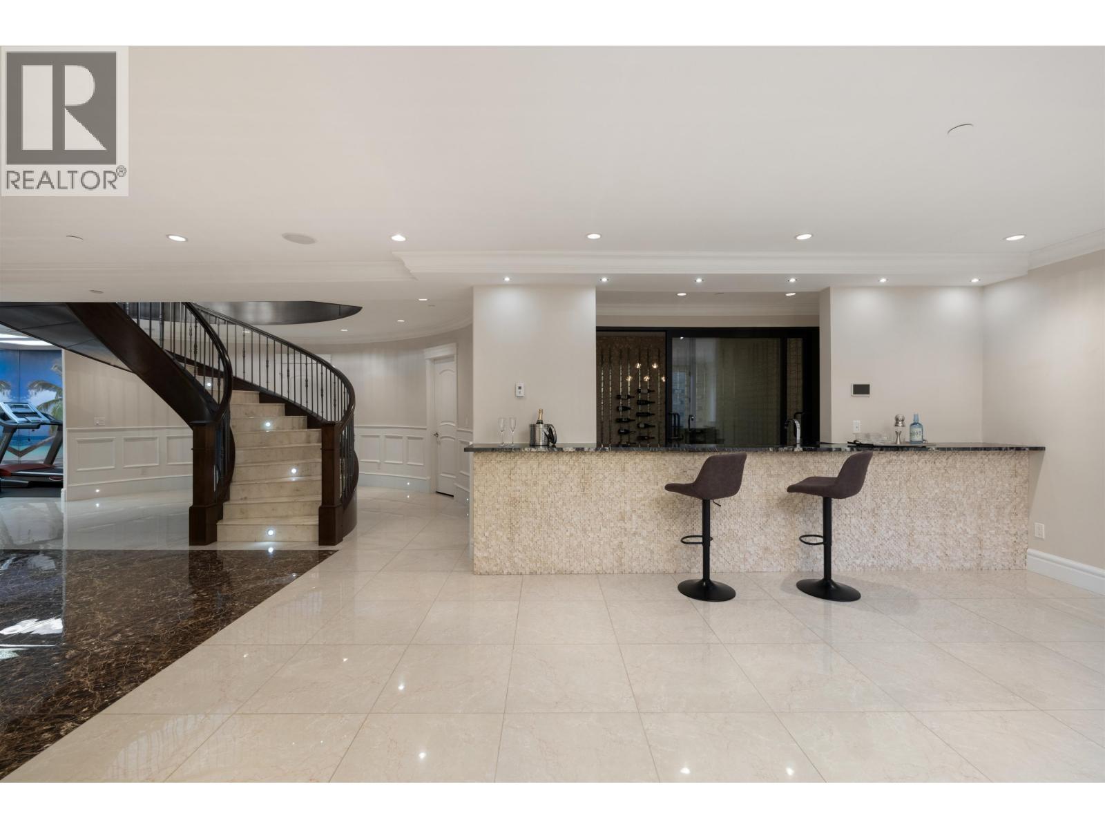 2912 MATHERS AVENUE, West Vancouver