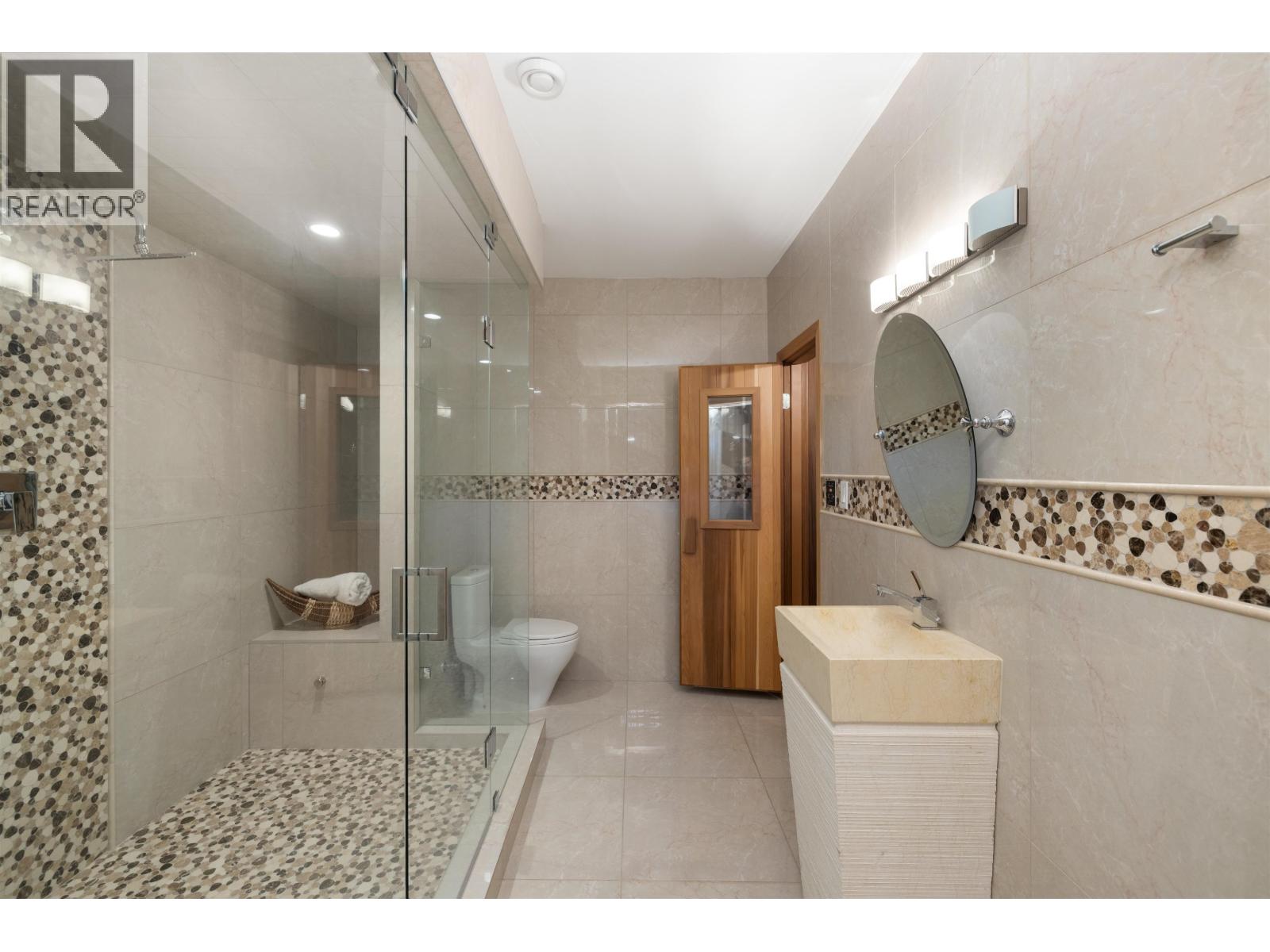 2912 MATHERS AVENUE, West Vancouver