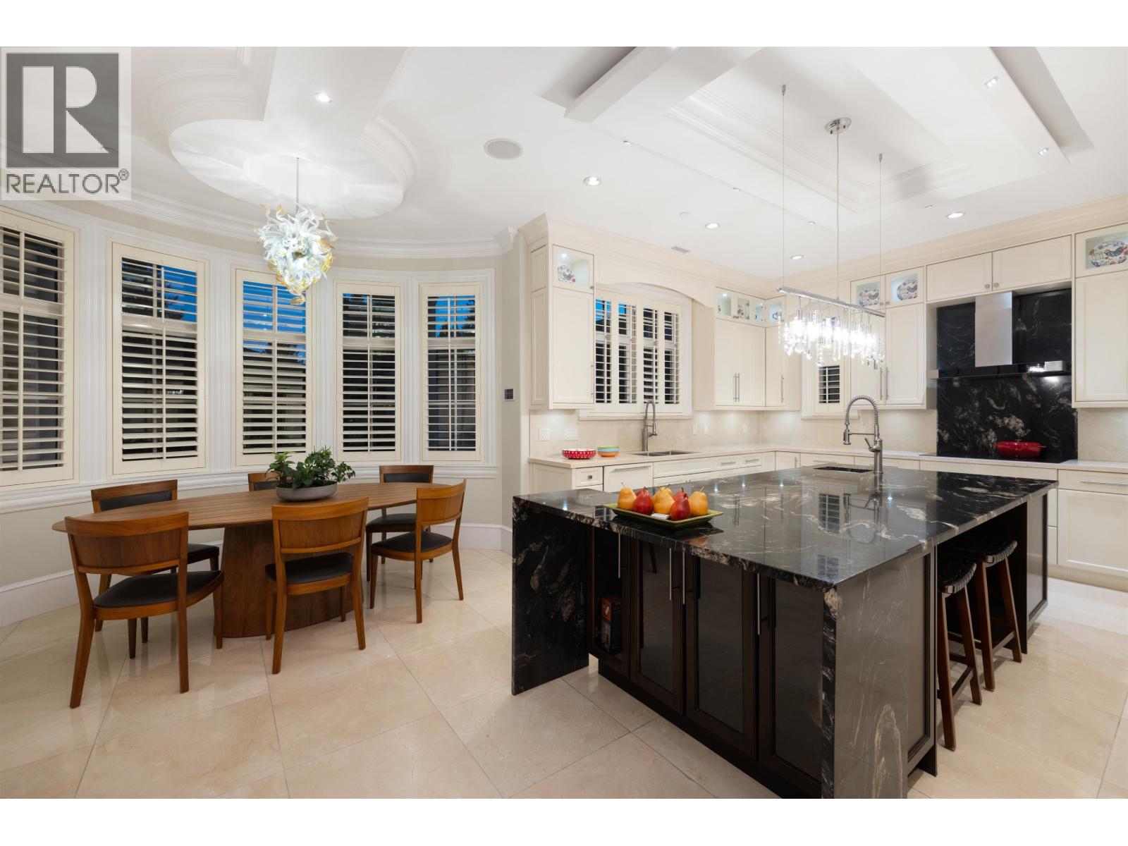 2912 MATHERS AVENUE, West Vancouver