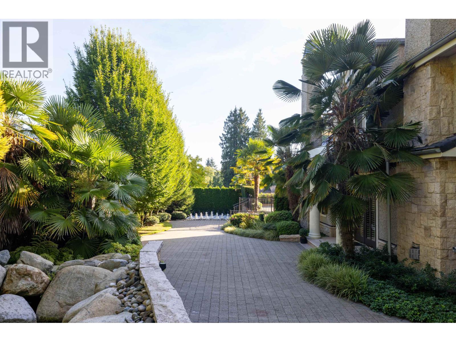 2912 MATHERS AVENUE, West Vancouver