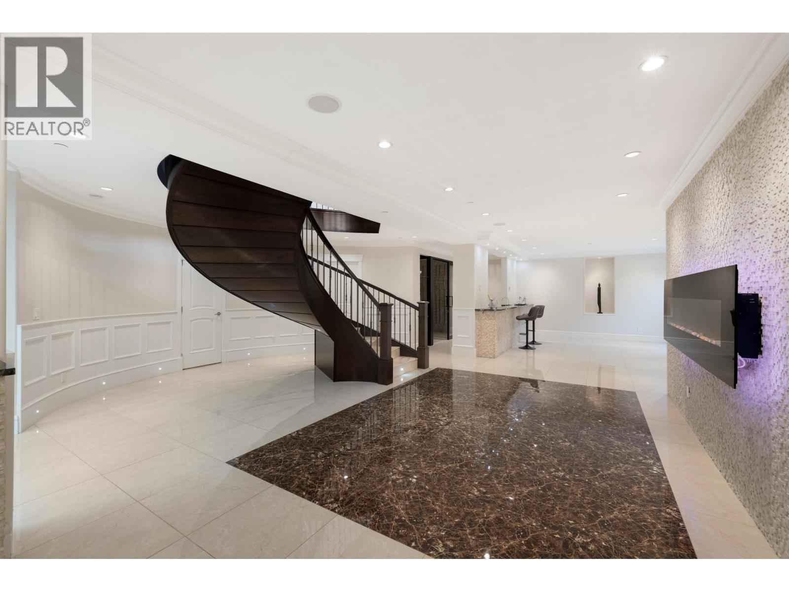 2912 MATHERS AVENUE, West Vancouver