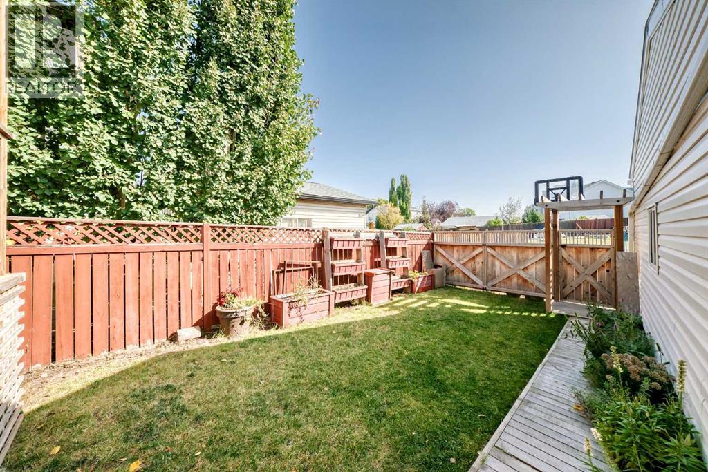 Single Family House Bungalow for Sale in  Mt Mckenzie Drive SE McKenzie Lake Calgary 