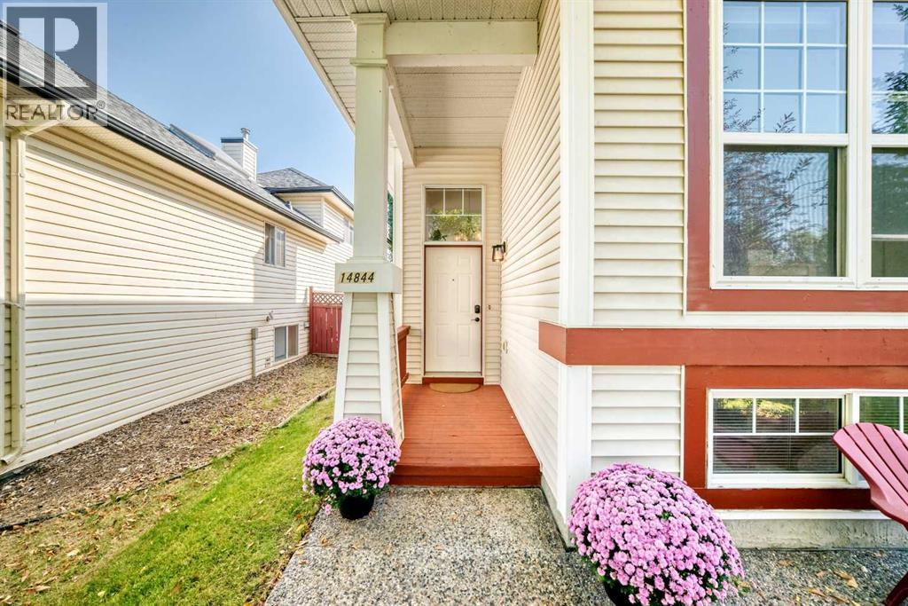 Single Family House Bungalow for Sale in  Mt Mckenzie Drive SE McKenzie Lake Calgary 