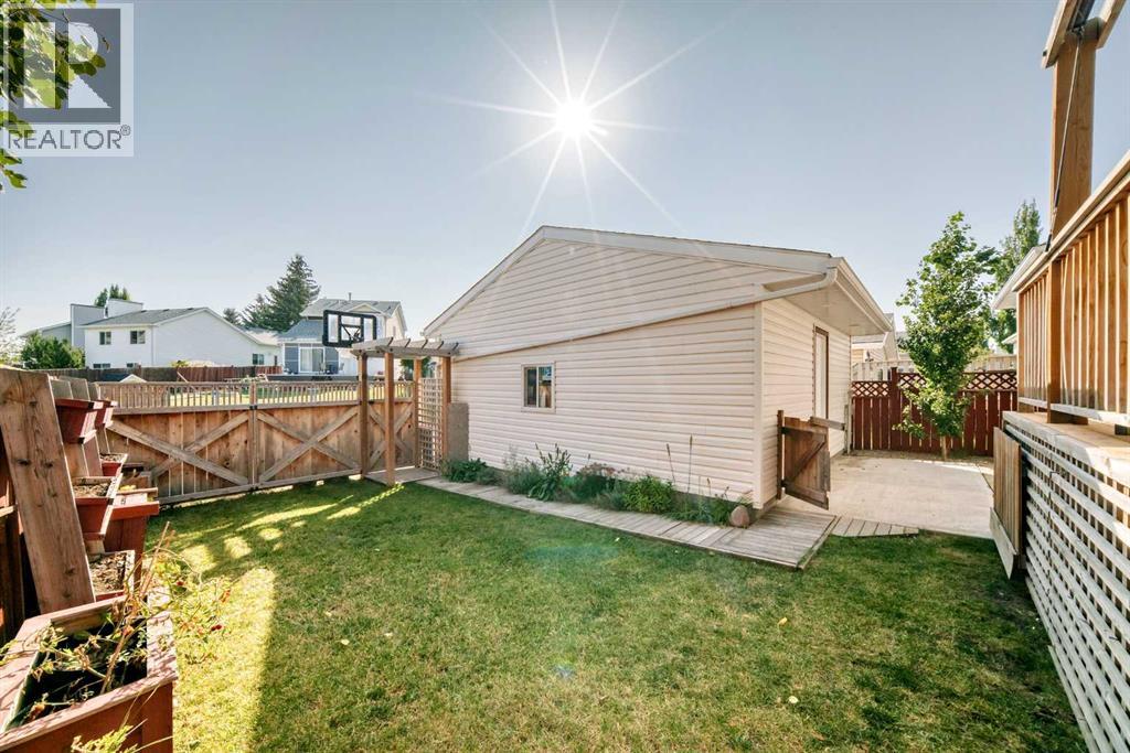 Single Family House Bungalow for Sale in  Mt Mckenzie Drive SE McKenzie Lake Calgary 