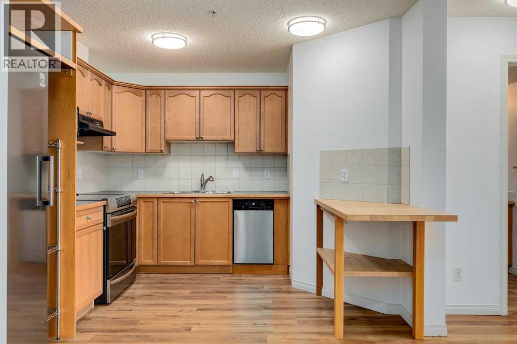 128 Centre Avenue, Cochrane