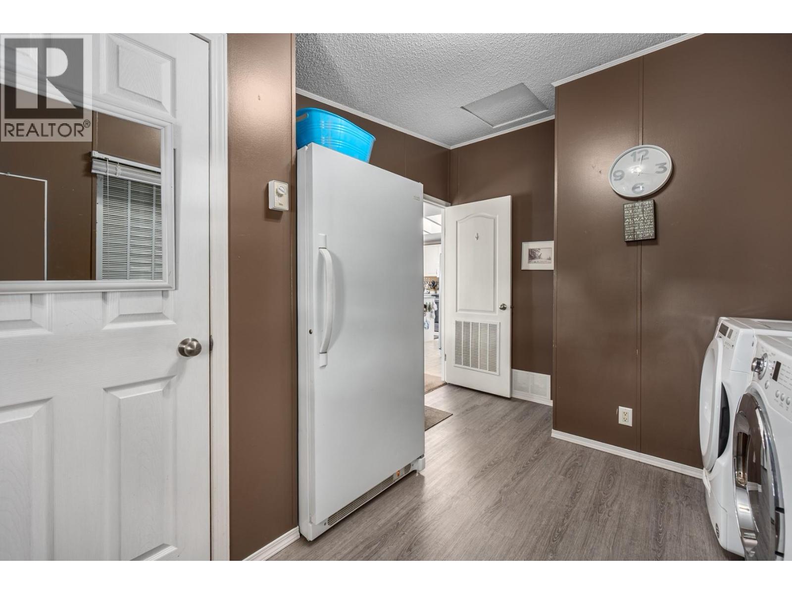 #34 1098 HOUSTON STREET - 21