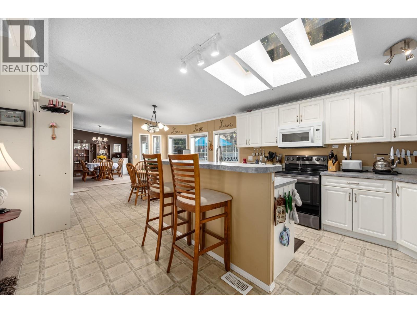 #34 1098 Houston Street - 3