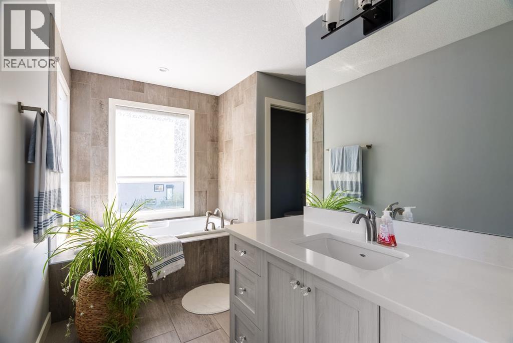 241 Diamondstone Ridge, Fort McMurray