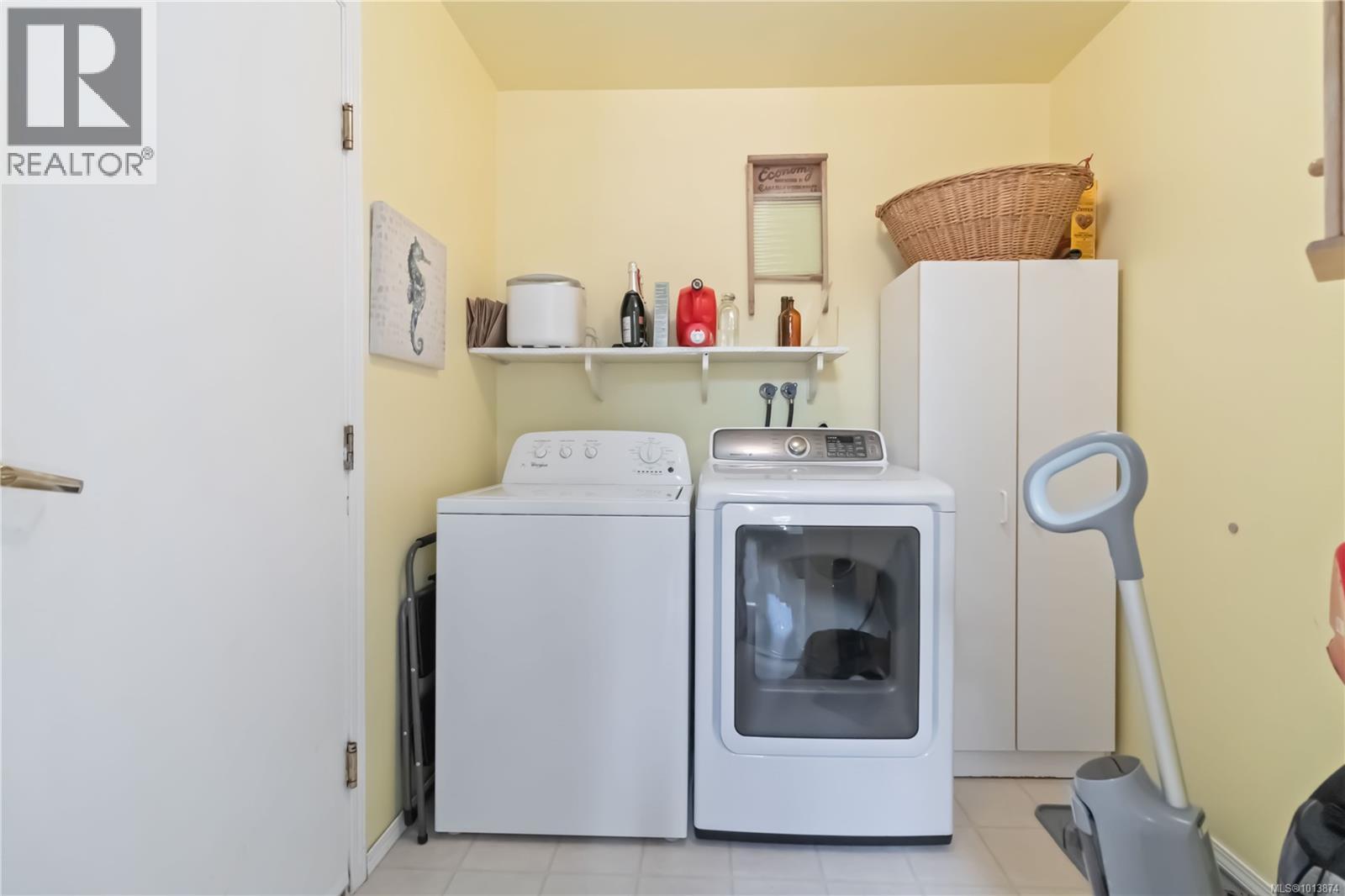  2161 Henlyn Drive, Sooke