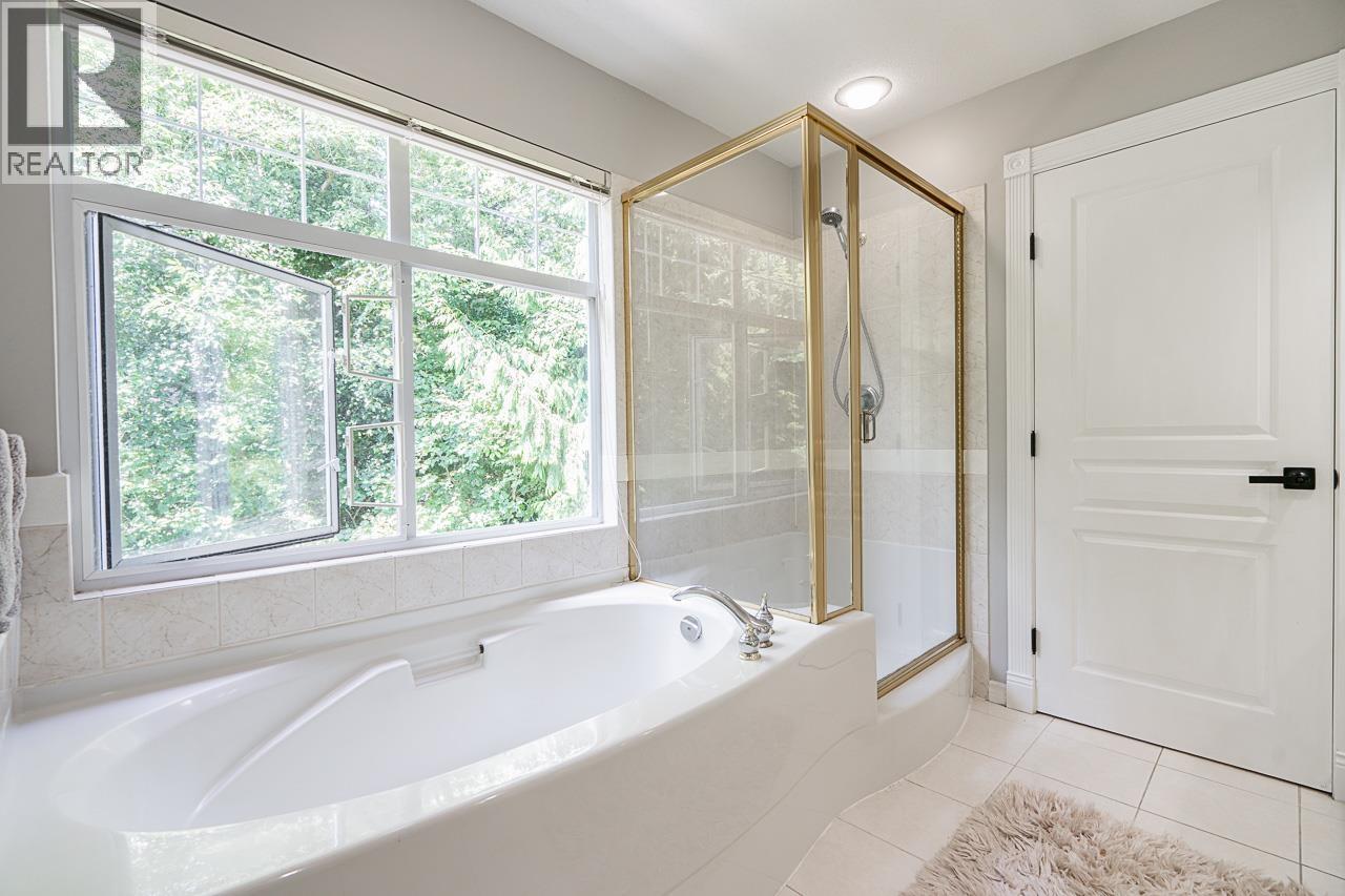 1158 STRATHAVEN DRIVE, North Vancouver