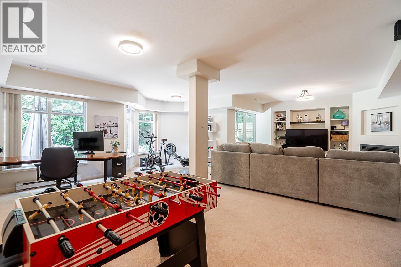 1158 STRATHAVEN DRIVE, North Vancouver