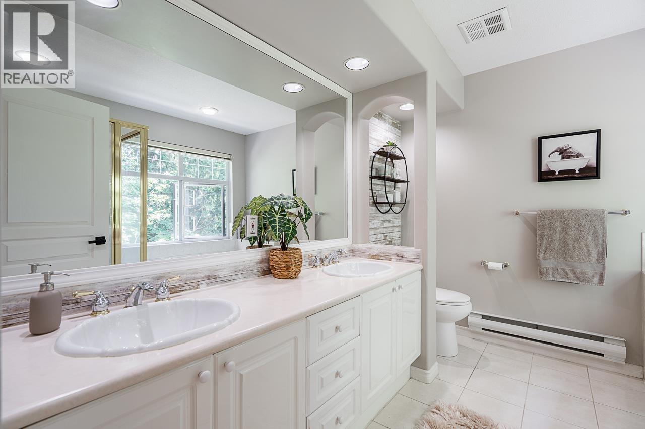 1158 STRATHAVEN DRIVE, North Vancouver