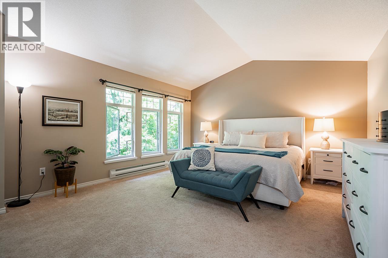 1158 STRATHAVEN DRIVE, North Vancouver
