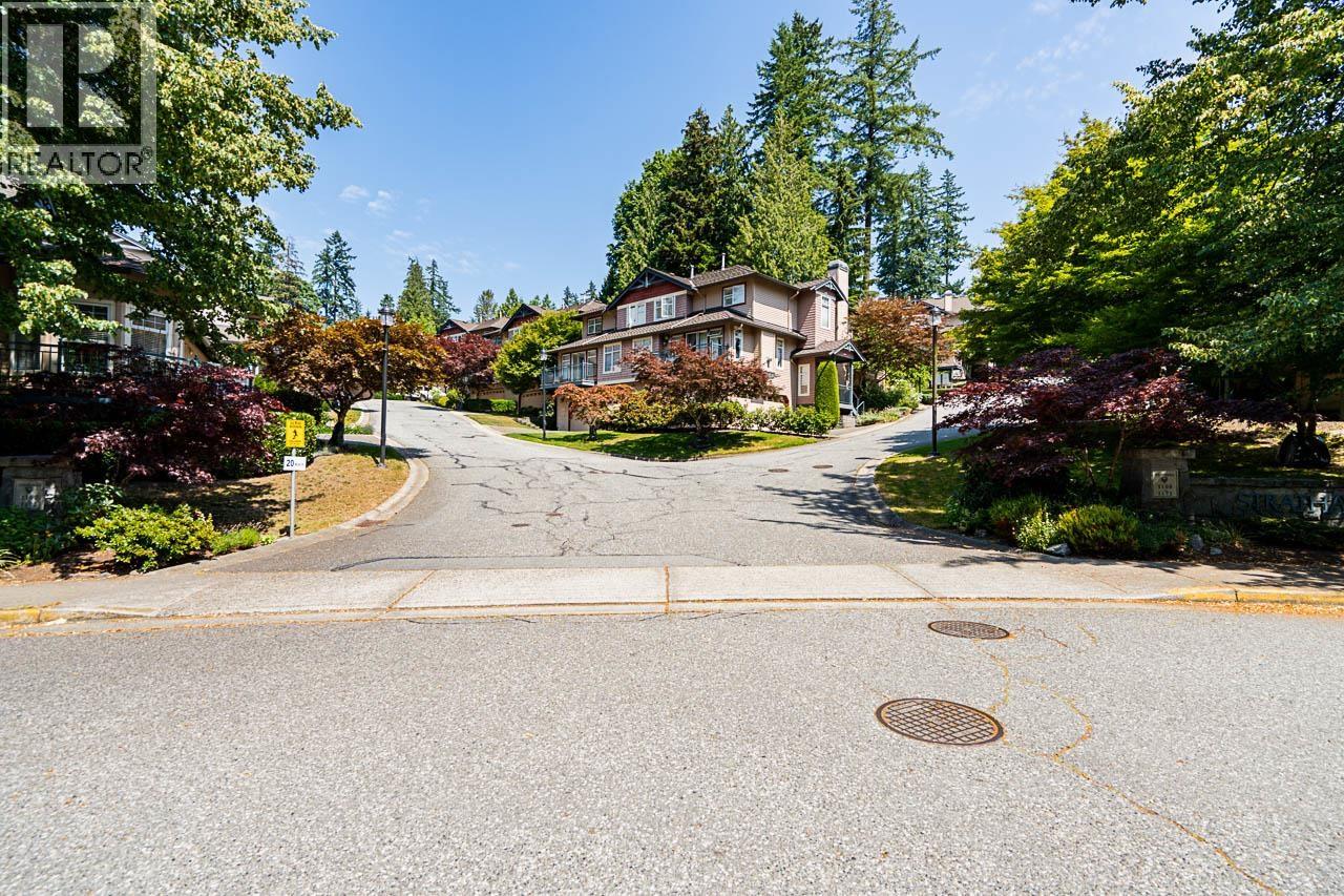 1158 STRATHAVEN DRIVE, North Vancouver