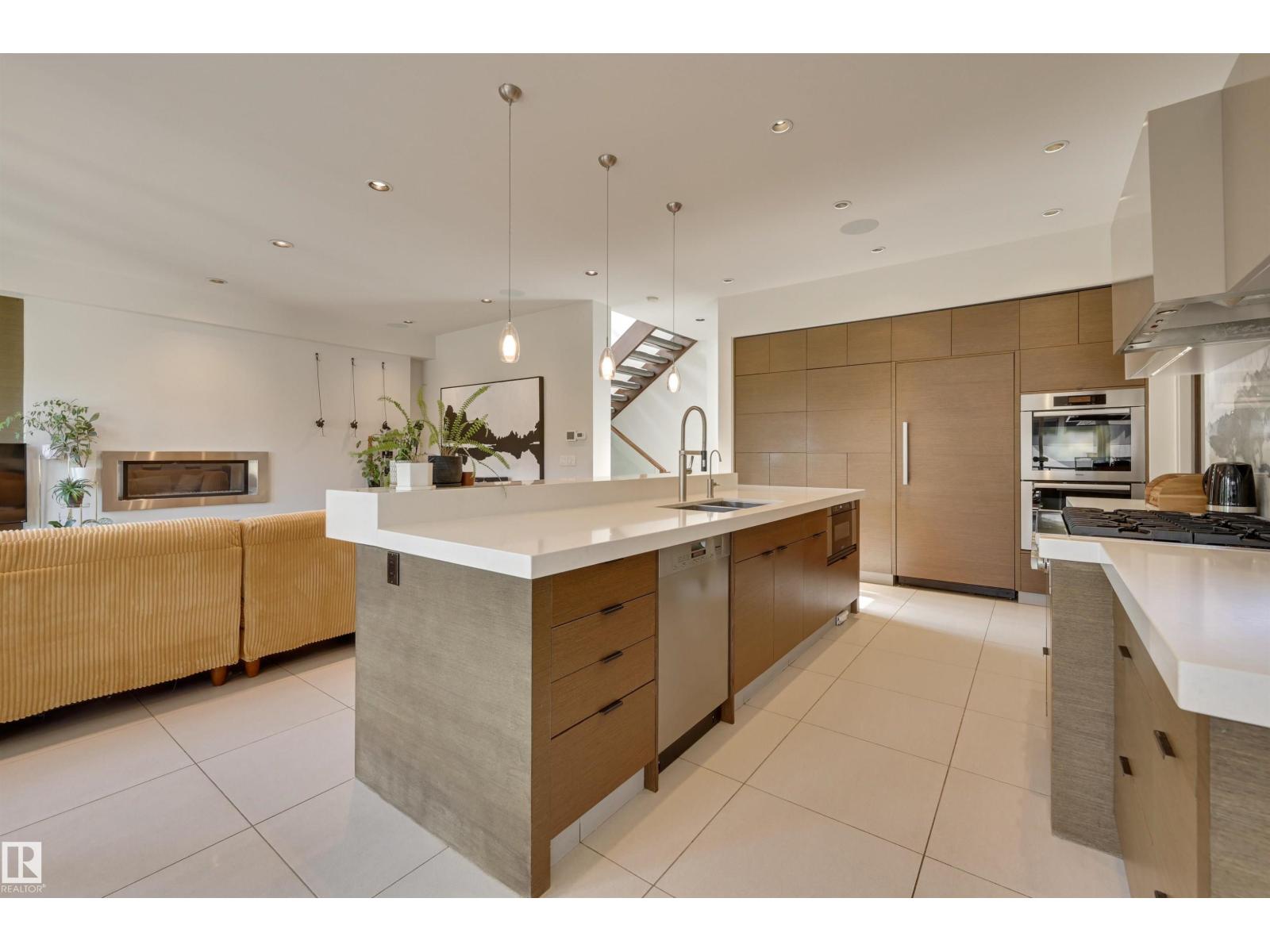 9415 144 ST NW, Edmonton