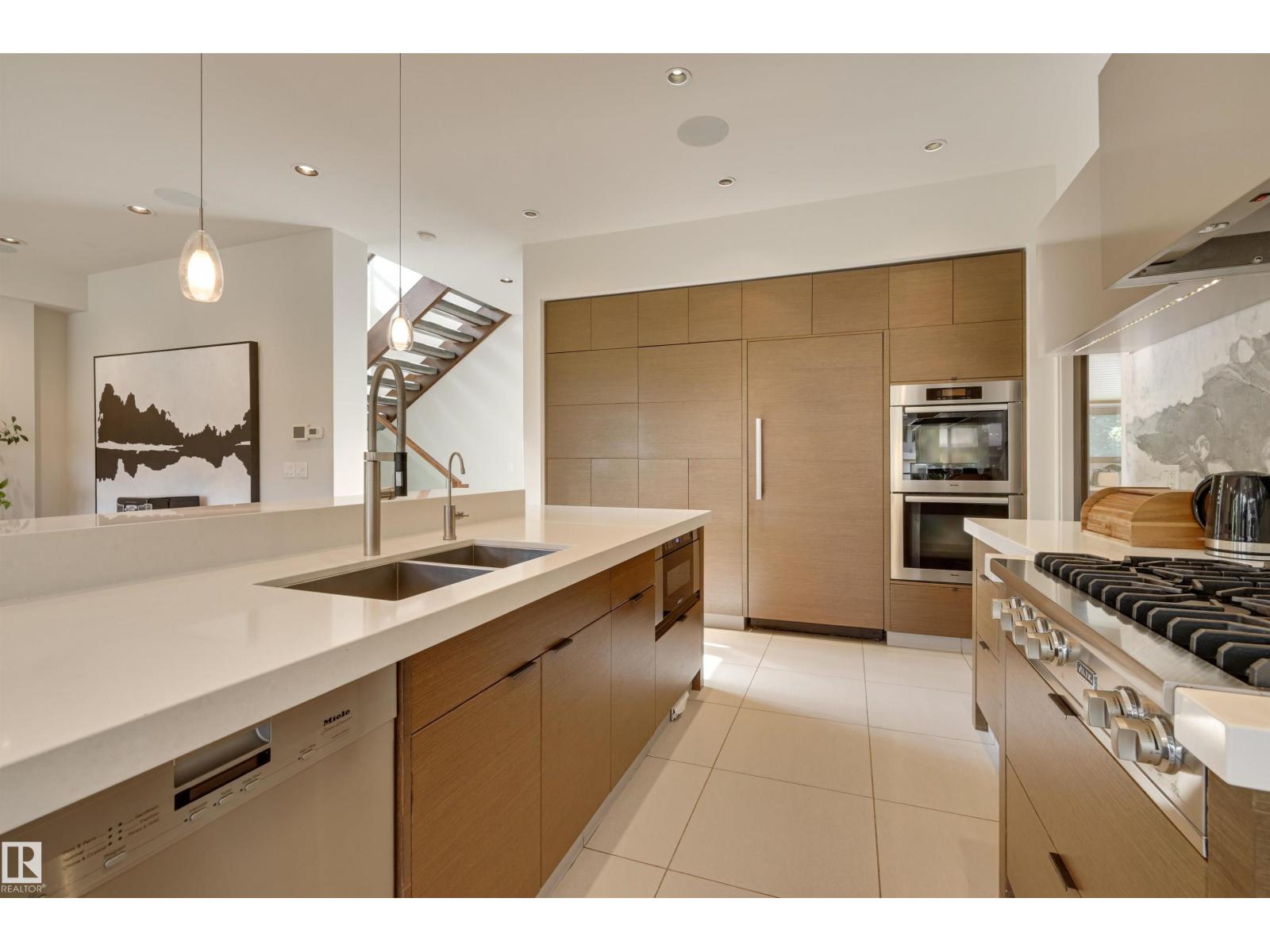 9415 144 ST NW, Edmonton