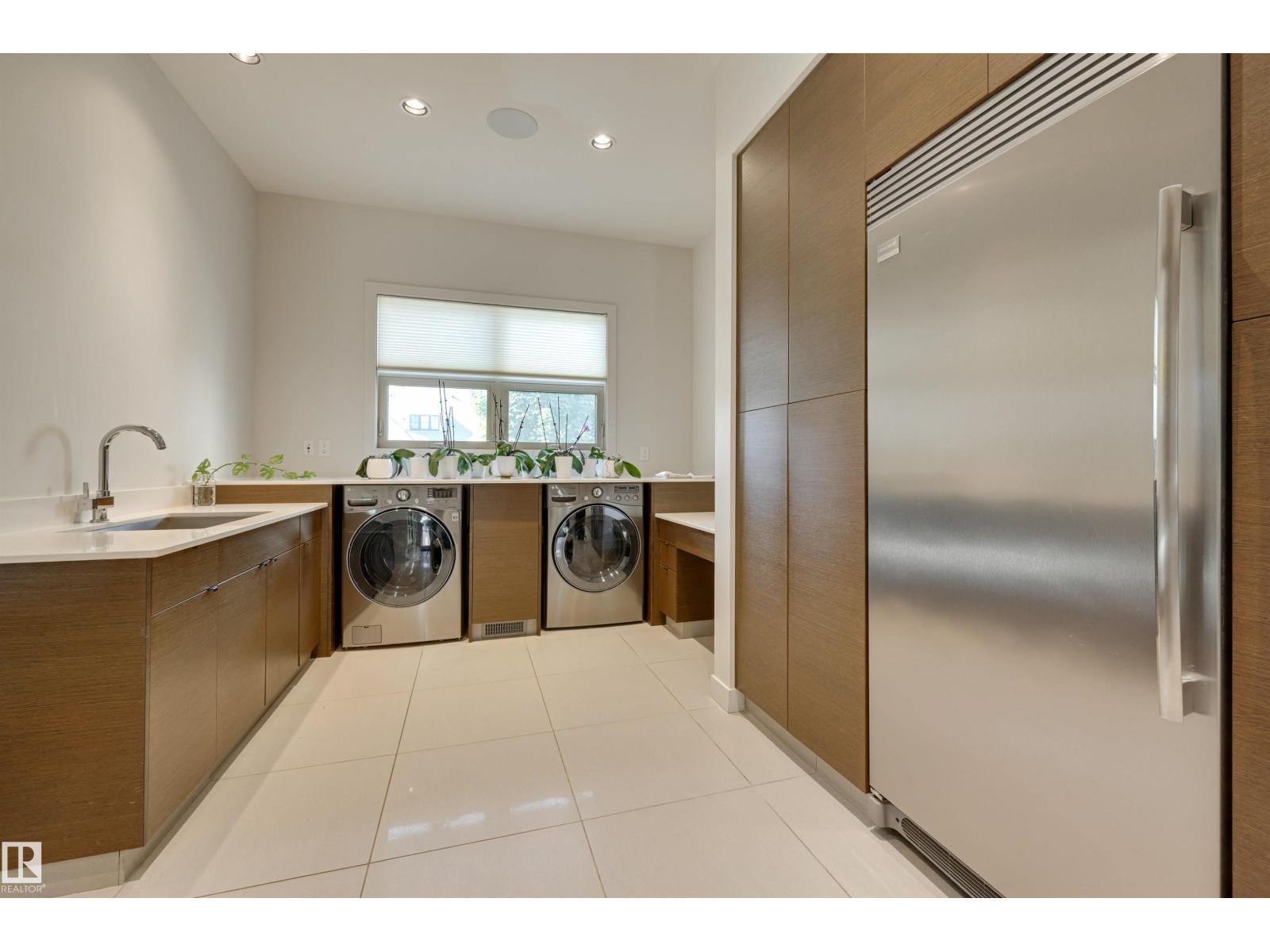 9415 144 ST NW, Edmonton