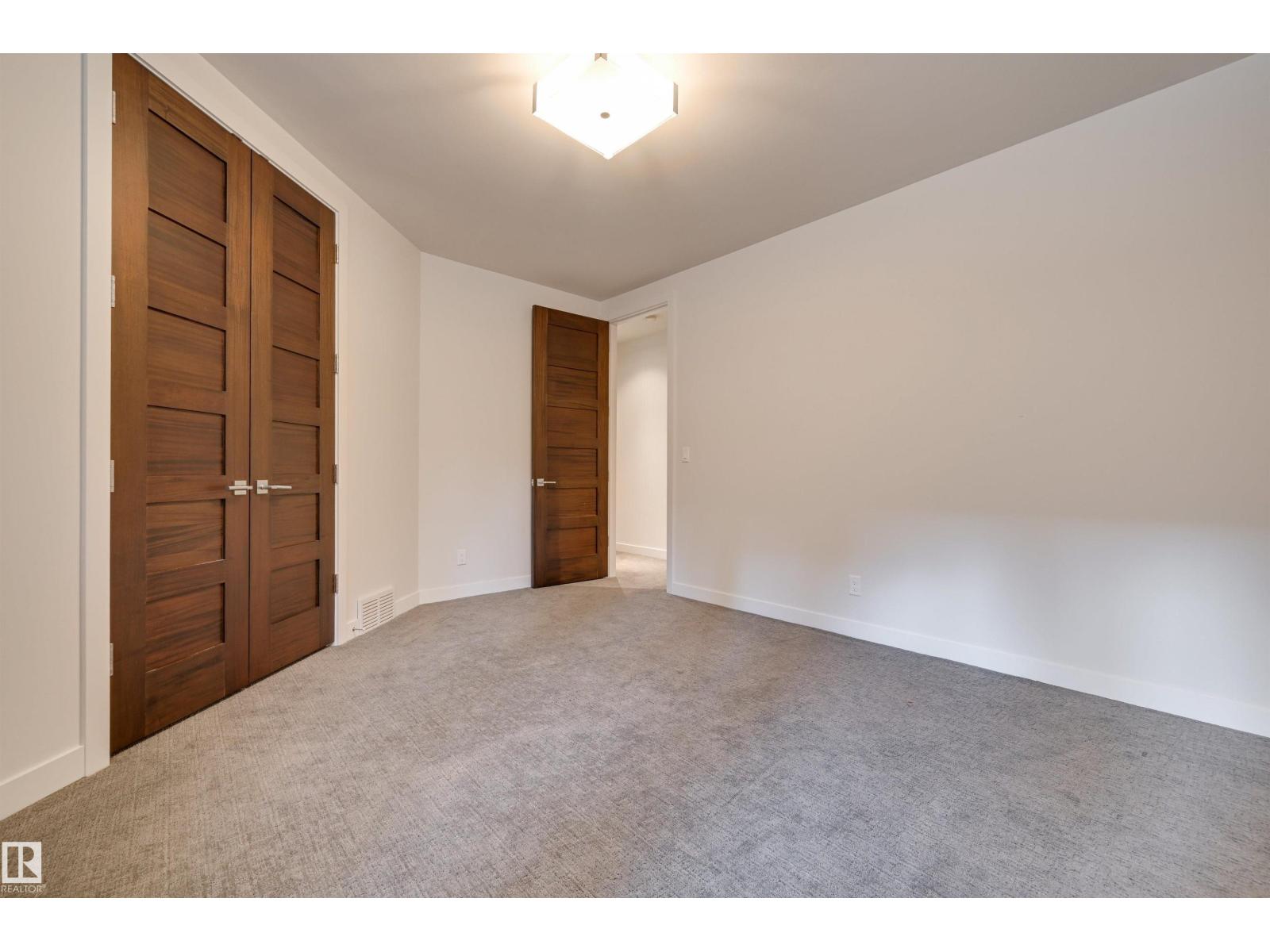 9415 144 ST NW, Edmonton