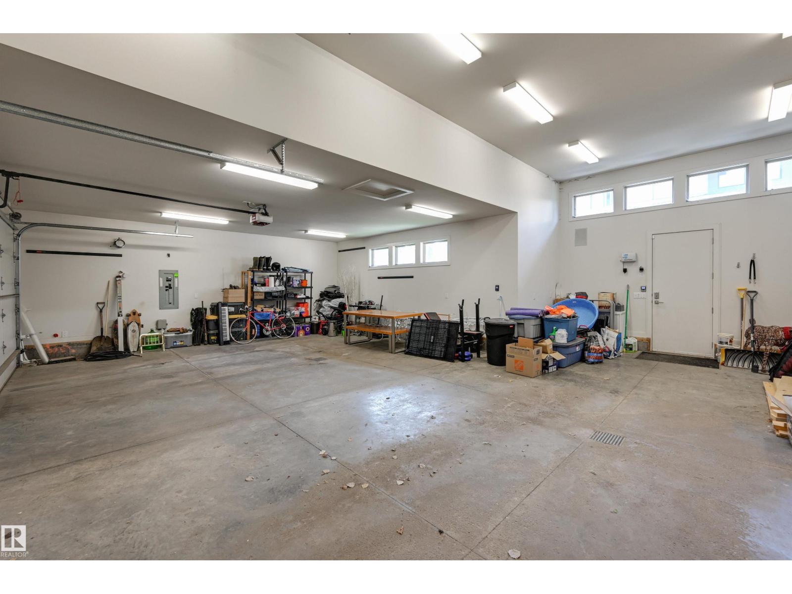 9415 144 ST NW, Edmonton