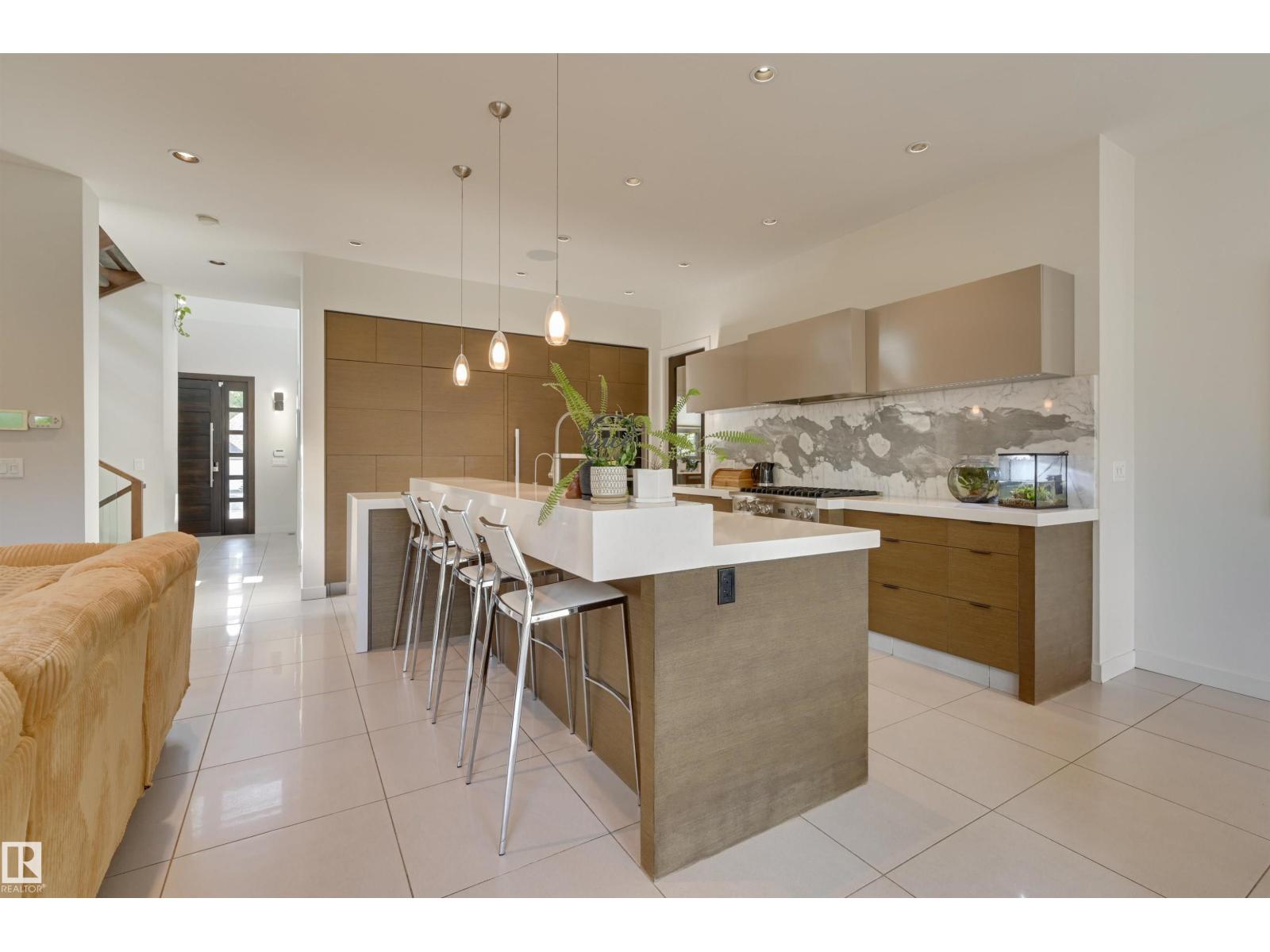 9415 144 ST NW, Edmonton