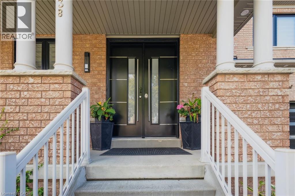 Photo 21 of 38 Cape Dorset Crescent, Brampton ON