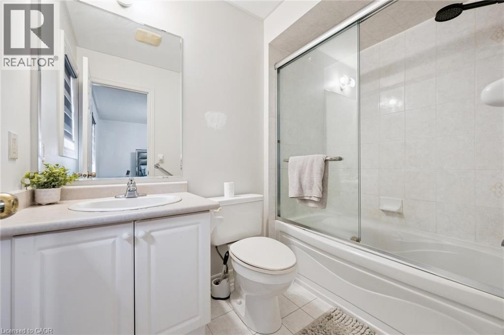 Photo 11 of 38 Cape Dorset Crescent, Brampton ON