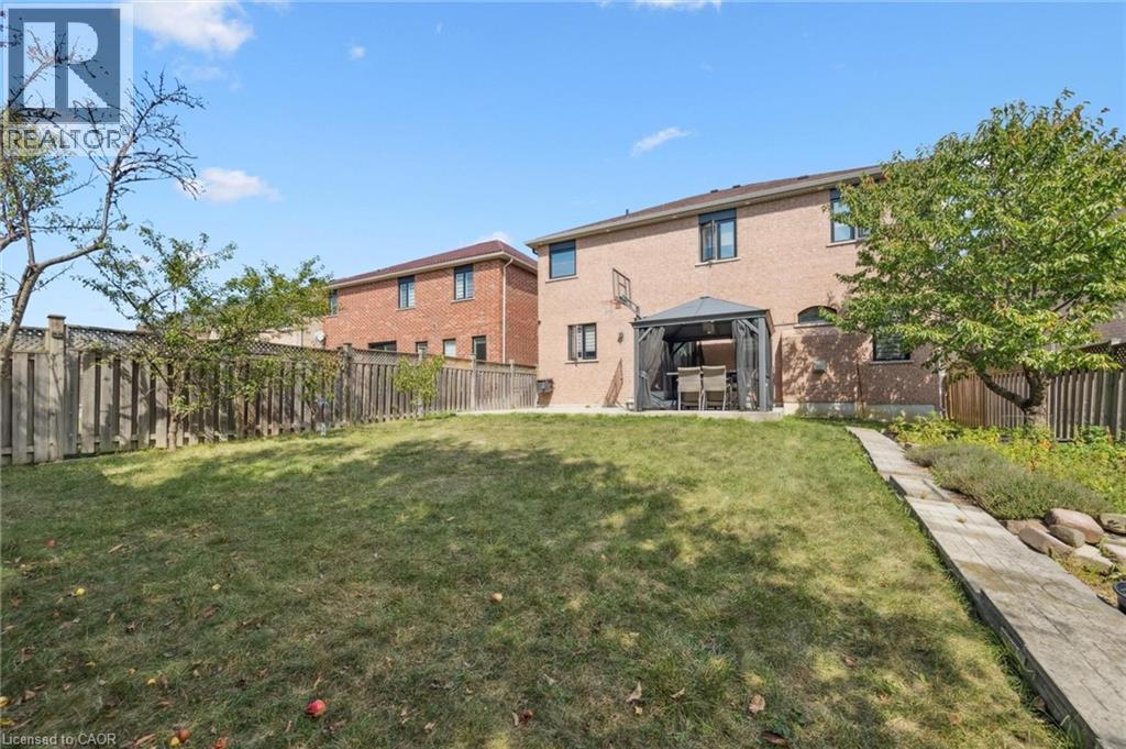 Photo 16 of 38 Cape Dorset Crescent, Brampton ON