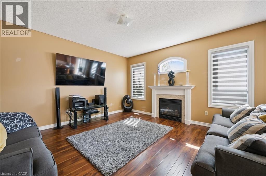 Photo 14 of 38 Cape Dorset Crescent, Brampton ON