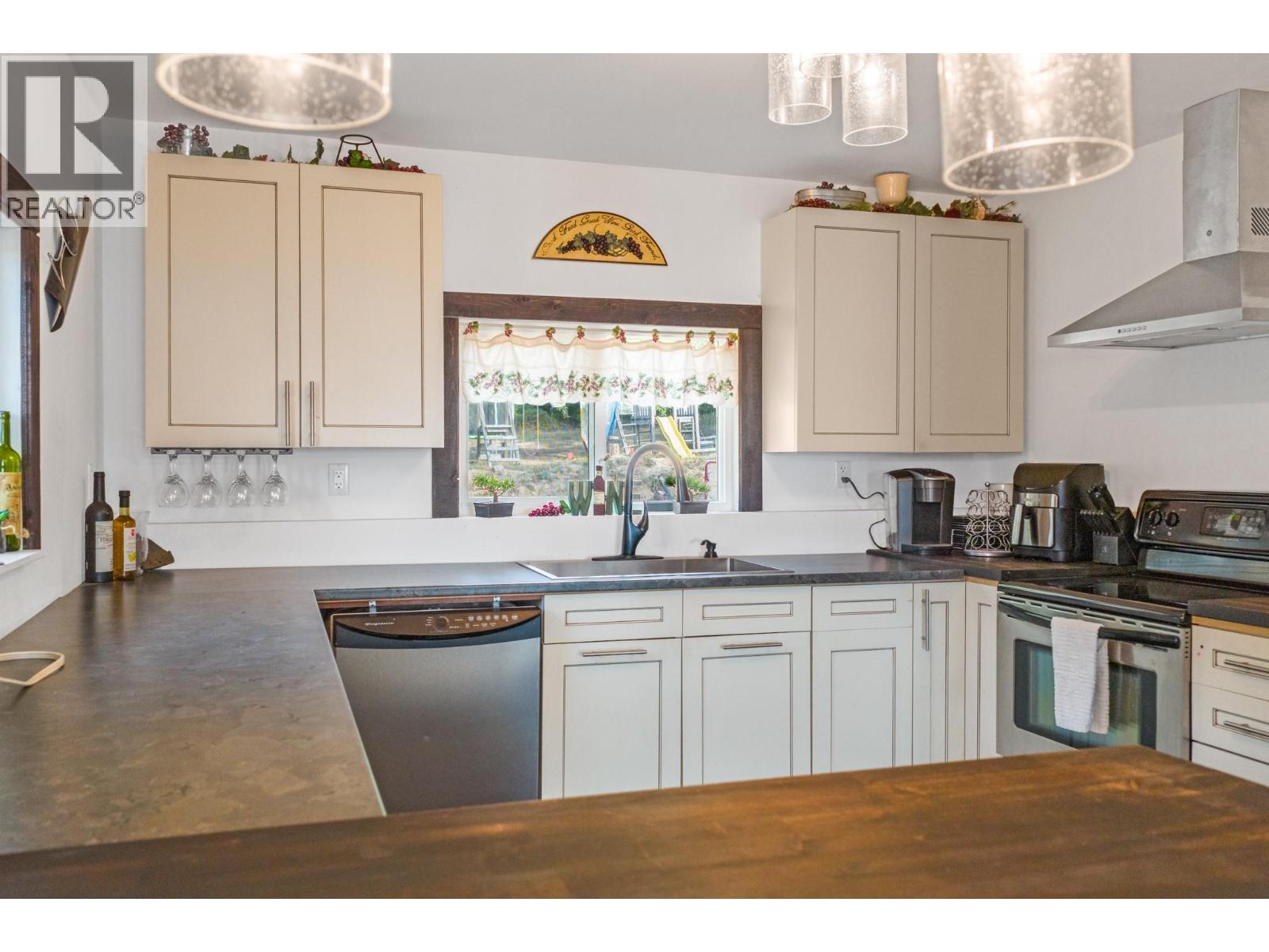 334 22ND Avenue, Creston