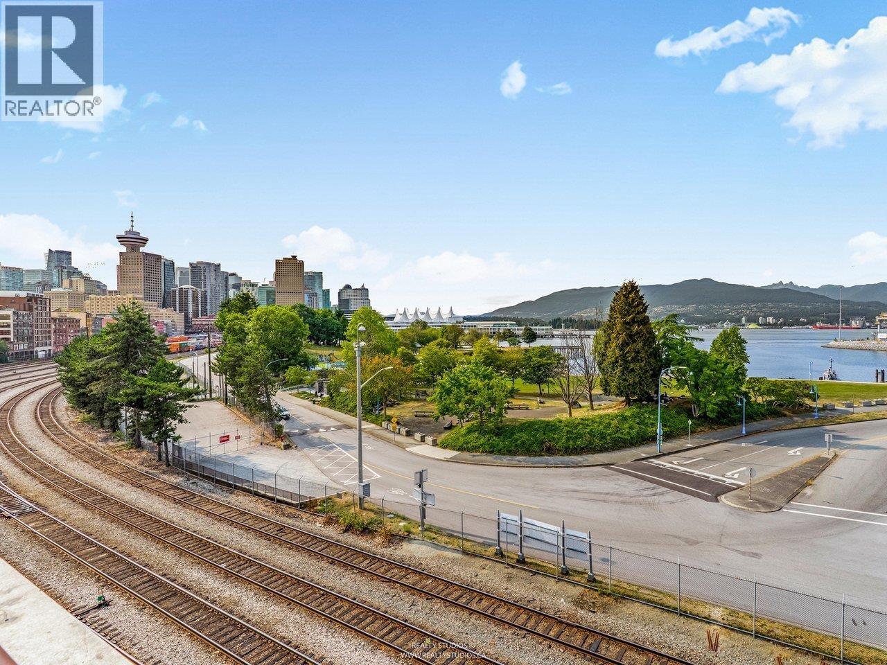 141 ALEXANDER STREET, Vancouver