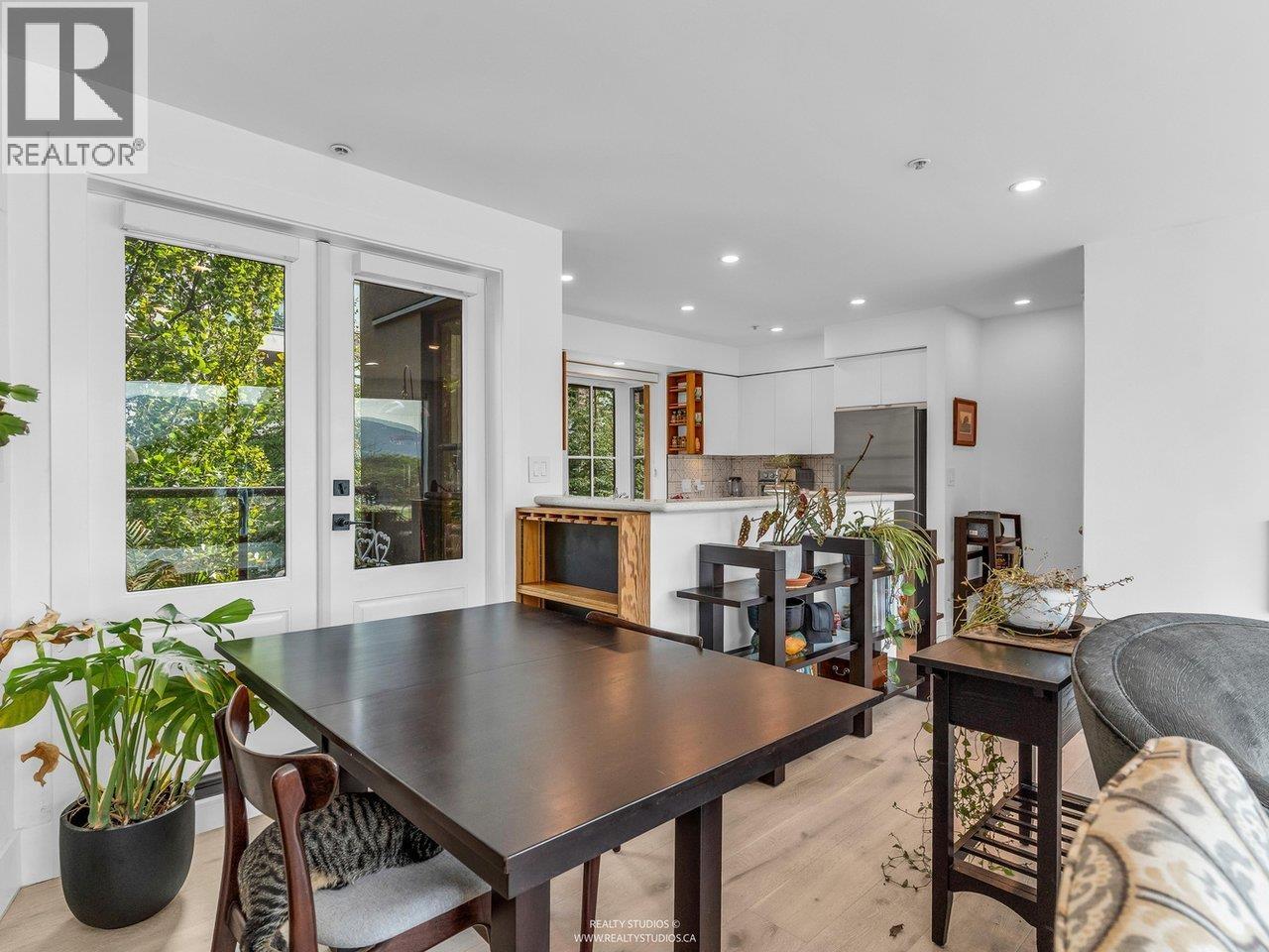 141 ALEXANDER STREET, Vancouver