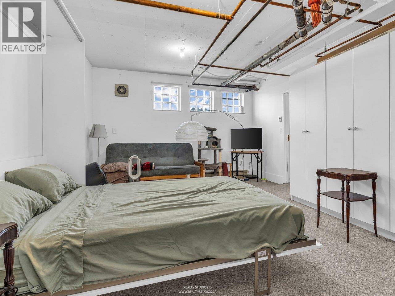 141 ALEXANDER STREET, Vancouver