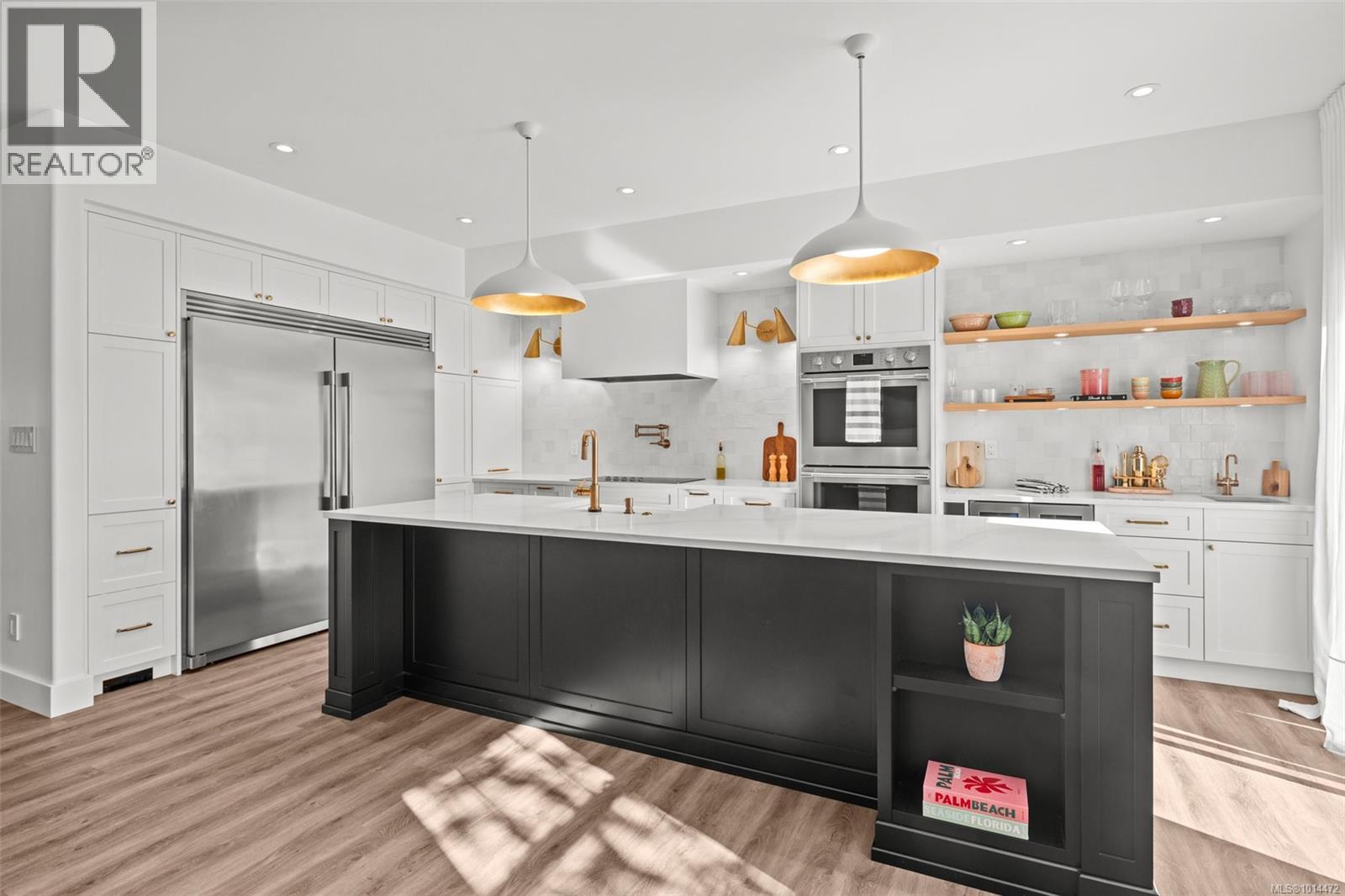 4 4583 Wilkinson Rd, Saanich