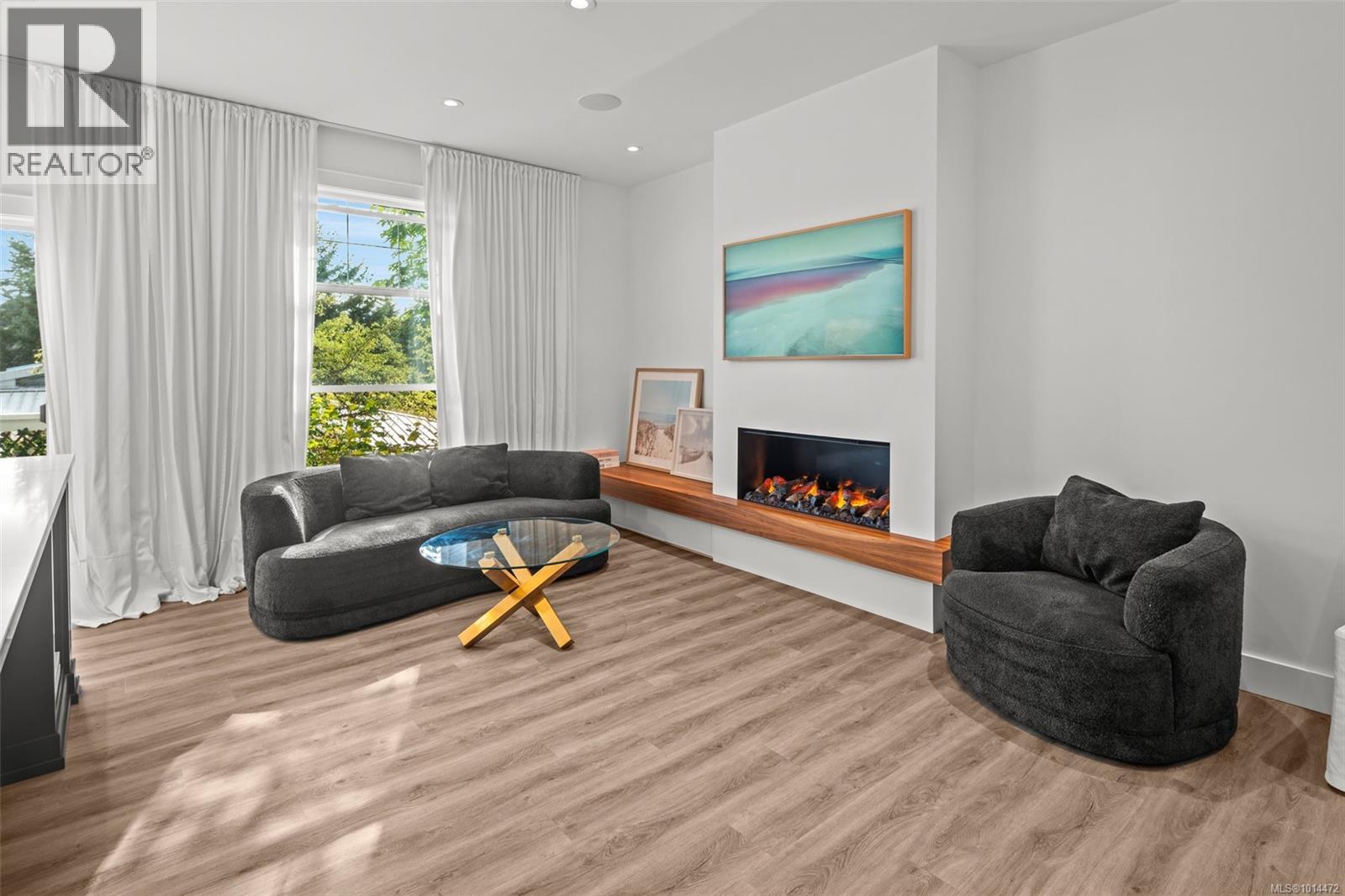4 4583 Wilkinson Rd, Saanich