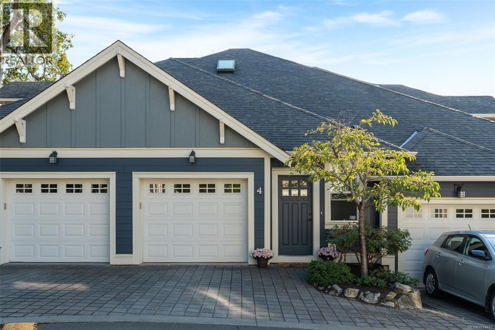 4 4583 Wilkinson Rd, Saanich