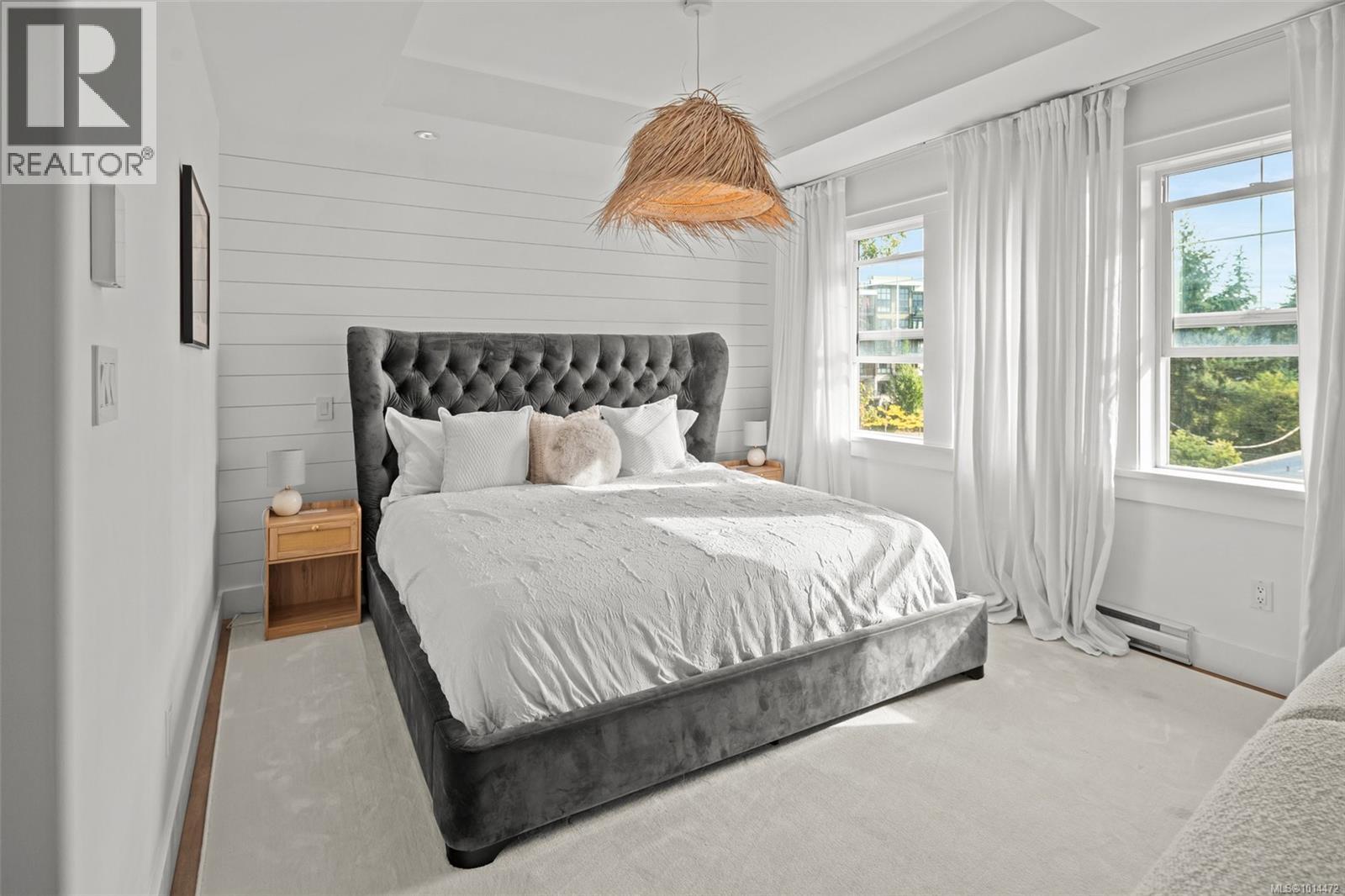 4 4583 Wilkinson Rd, Saanich