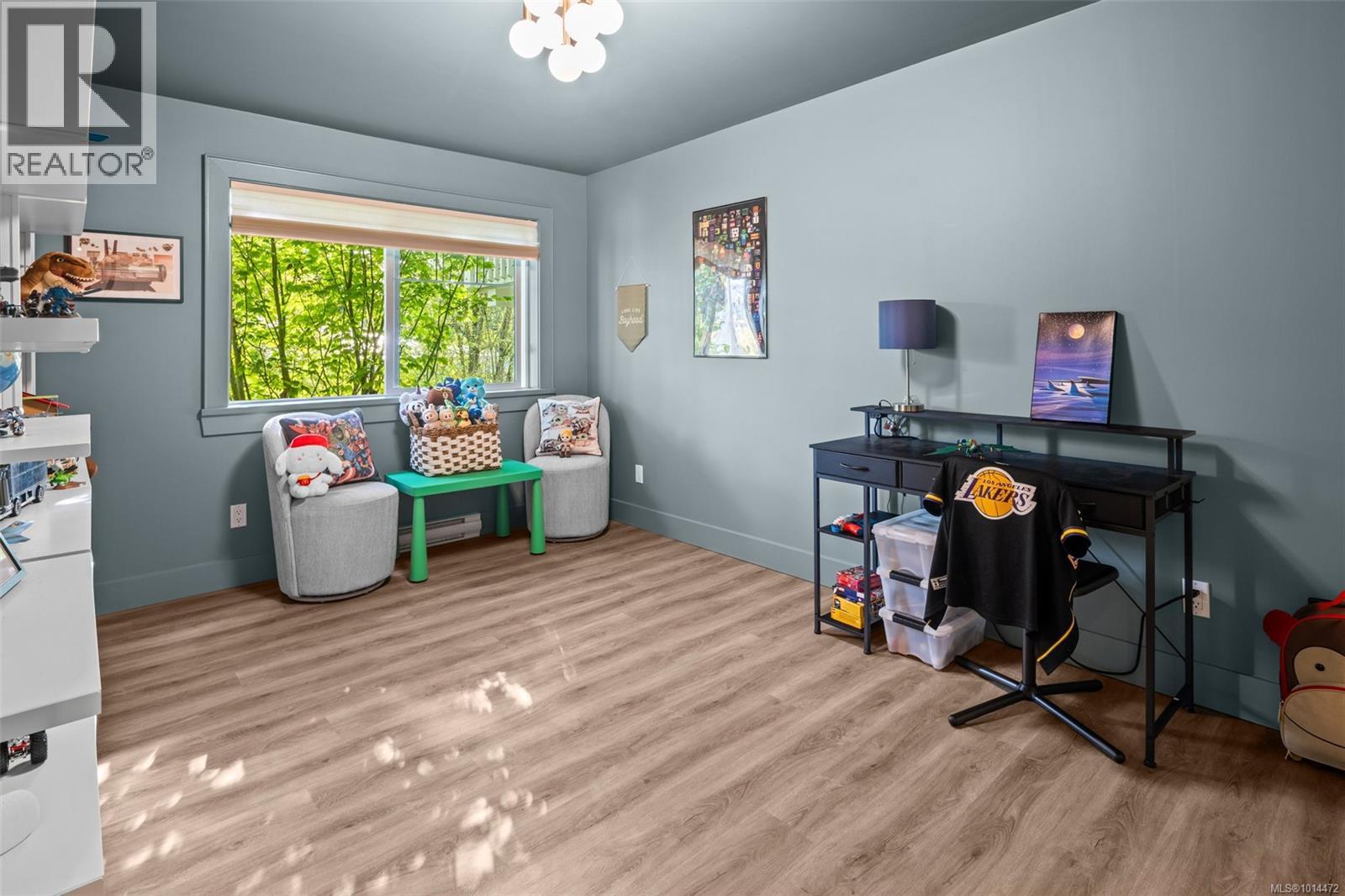 4 4583 Wilkinson Rd, Saanich