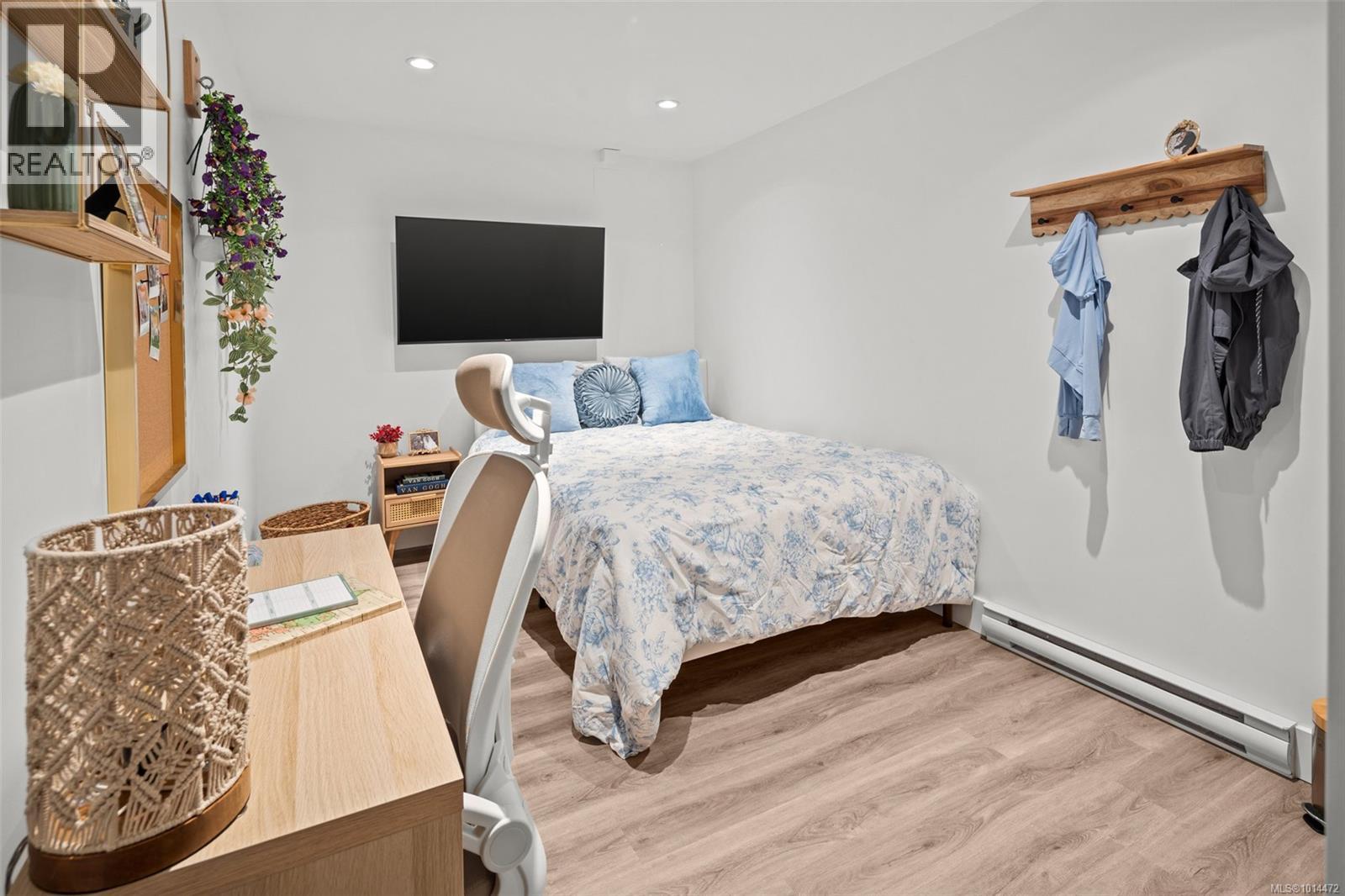 4 4583 Wilkinson Rd, Saanich