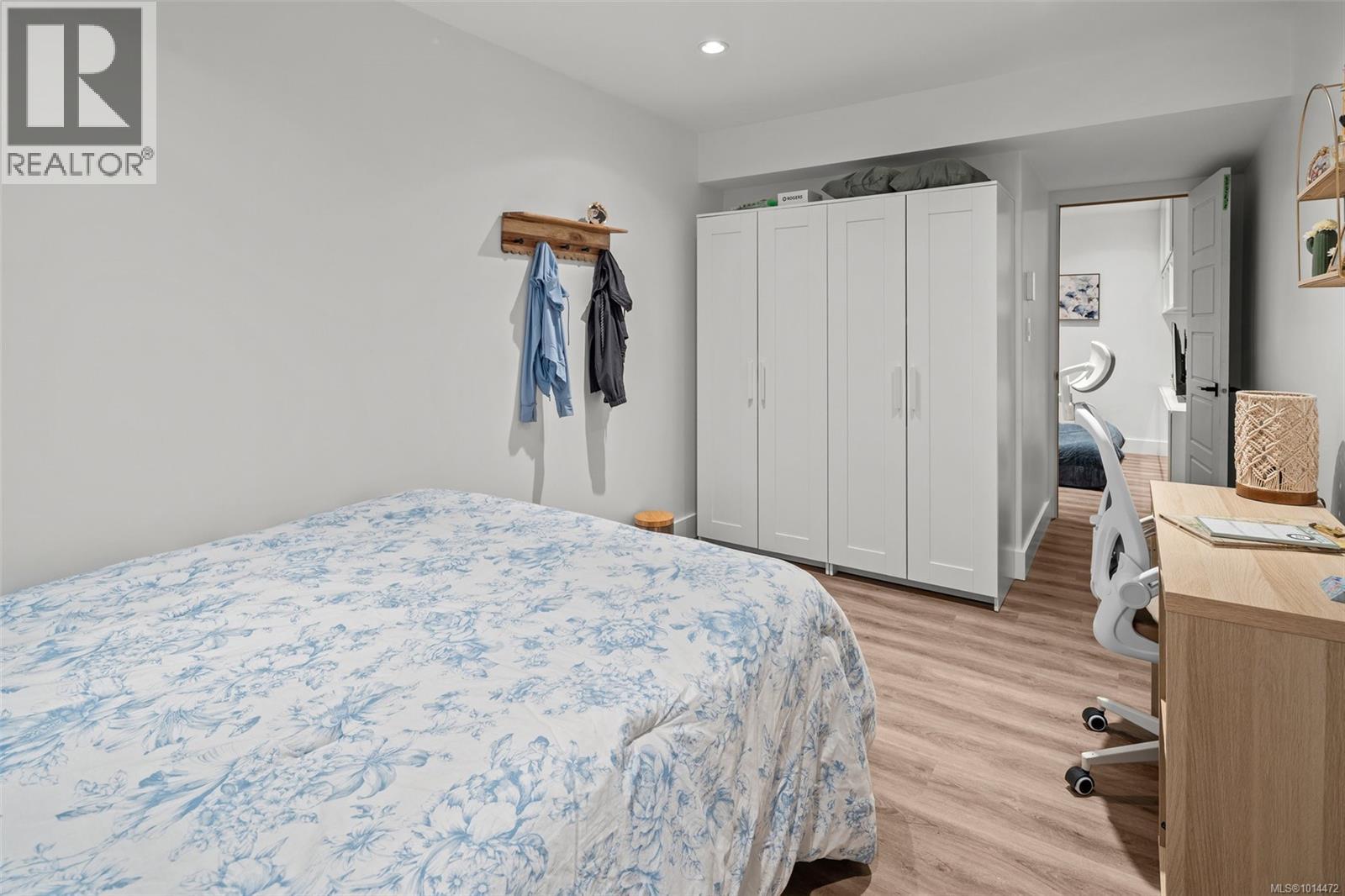 4 4583 Wilkinson Rd, Saanich