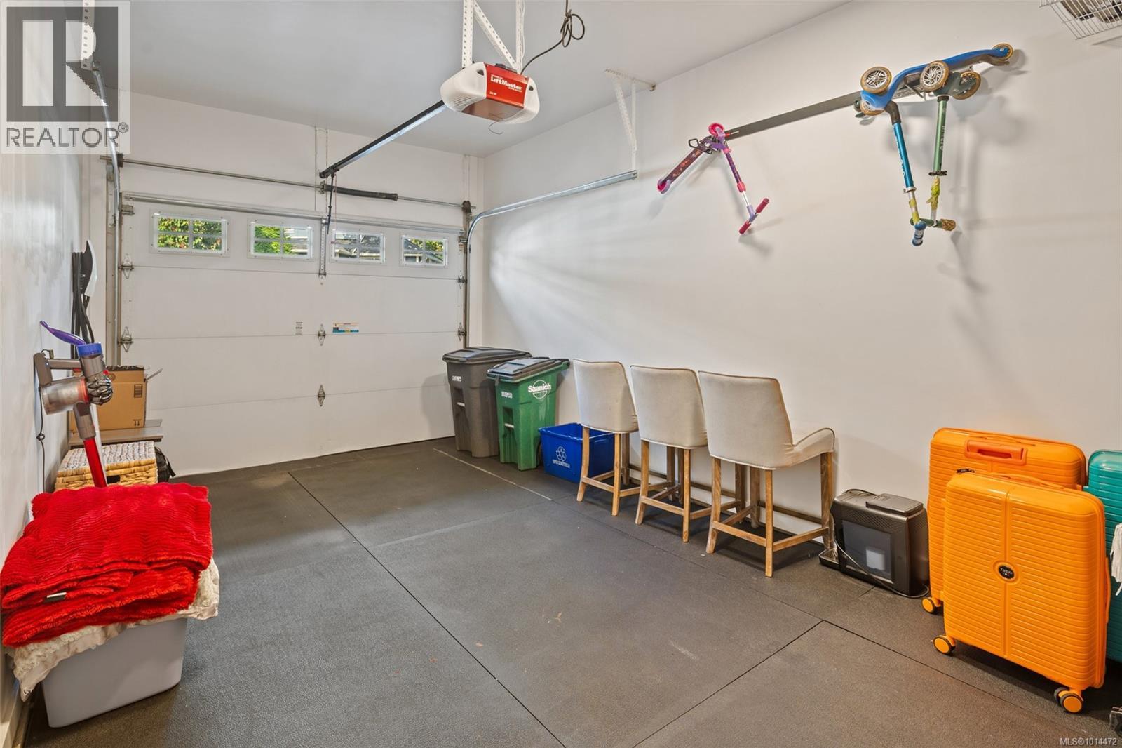 4 4583 Wilkinson Rd, Saanich