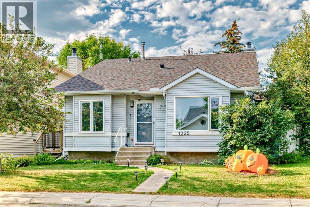 1235 Sandpiper Road NW, Calgary, Alberta
