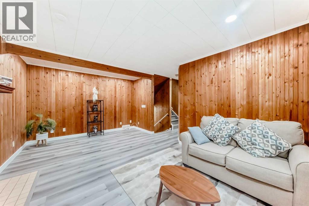 Single Family House 4 Level for Sale in  Sandpiper Road NW Sandstone Valley Calgary 