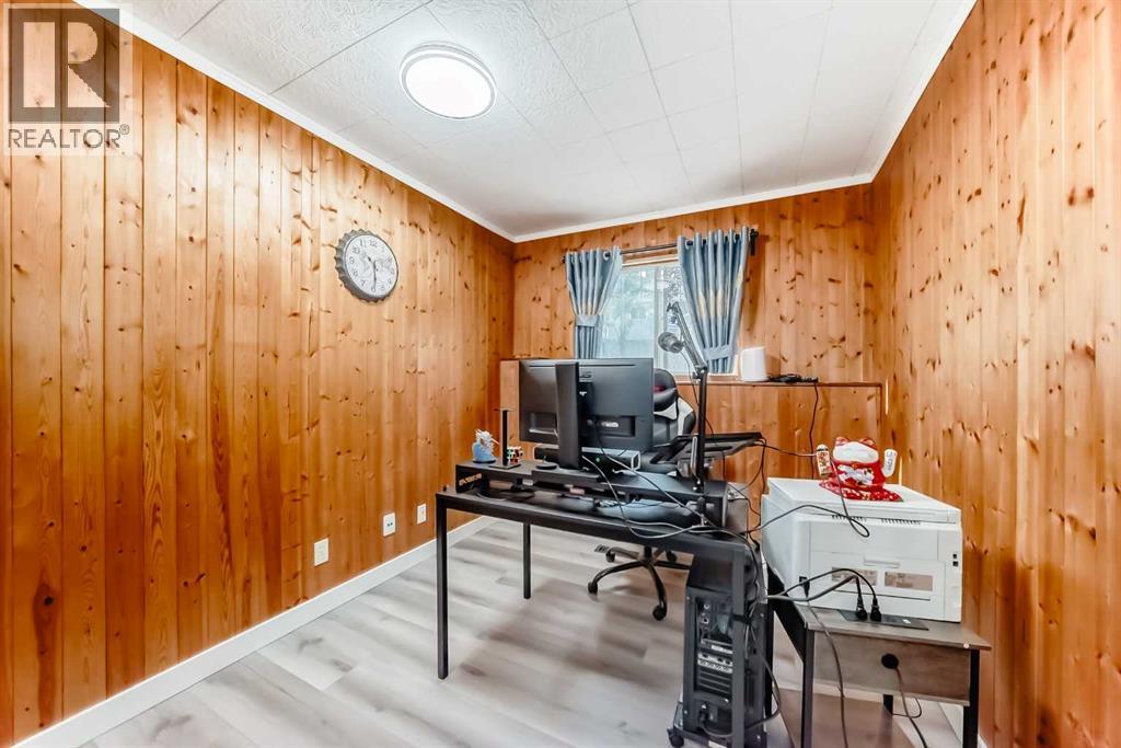 Single Family House 4 Level for Sale in  Sandpiper Road NW Sandstone Valley Calgary 