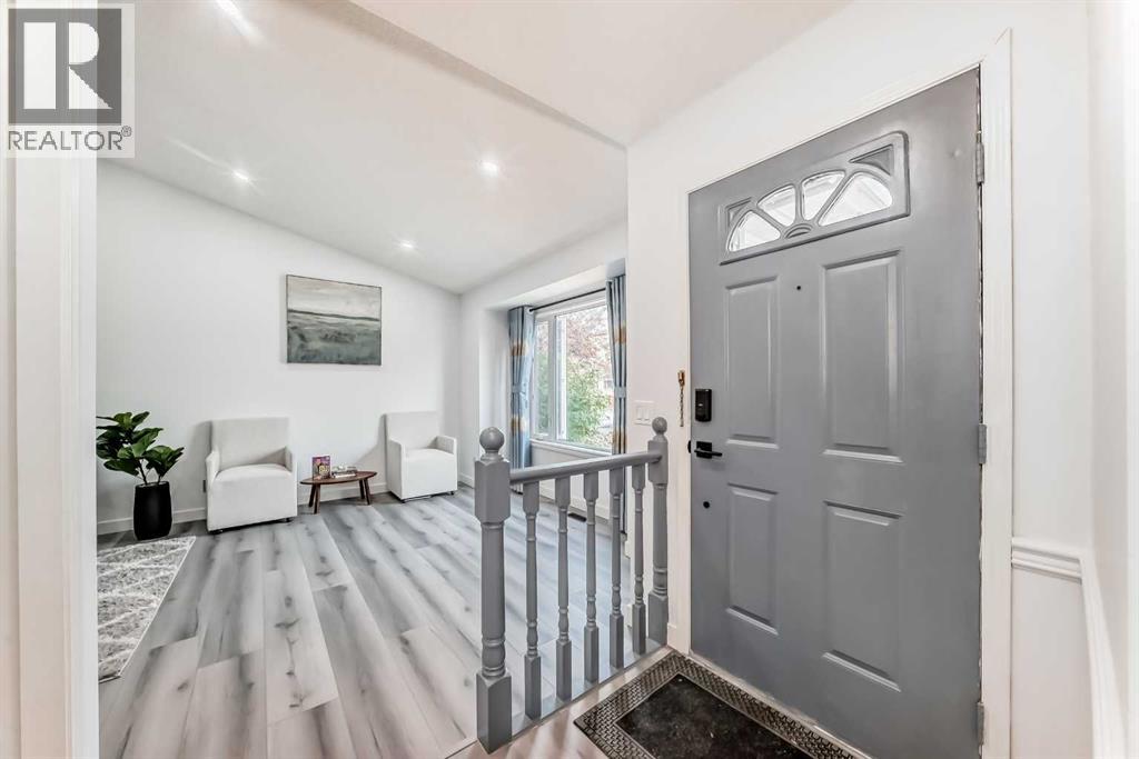 Single Family House 4 Level for Sale in  Sandpiper Road NW Sandstone Valley Calgary 