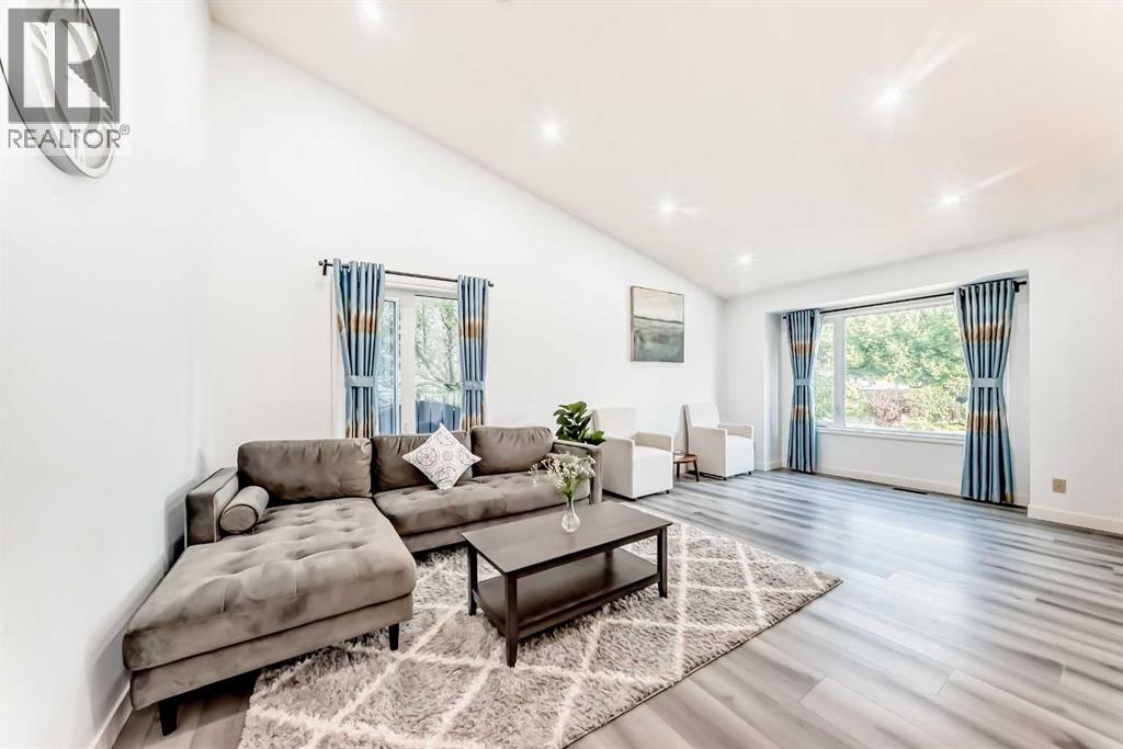 Single Family House 4 Level for Sale in  Sandpiper Road NW Sandstone Valley Calgary 