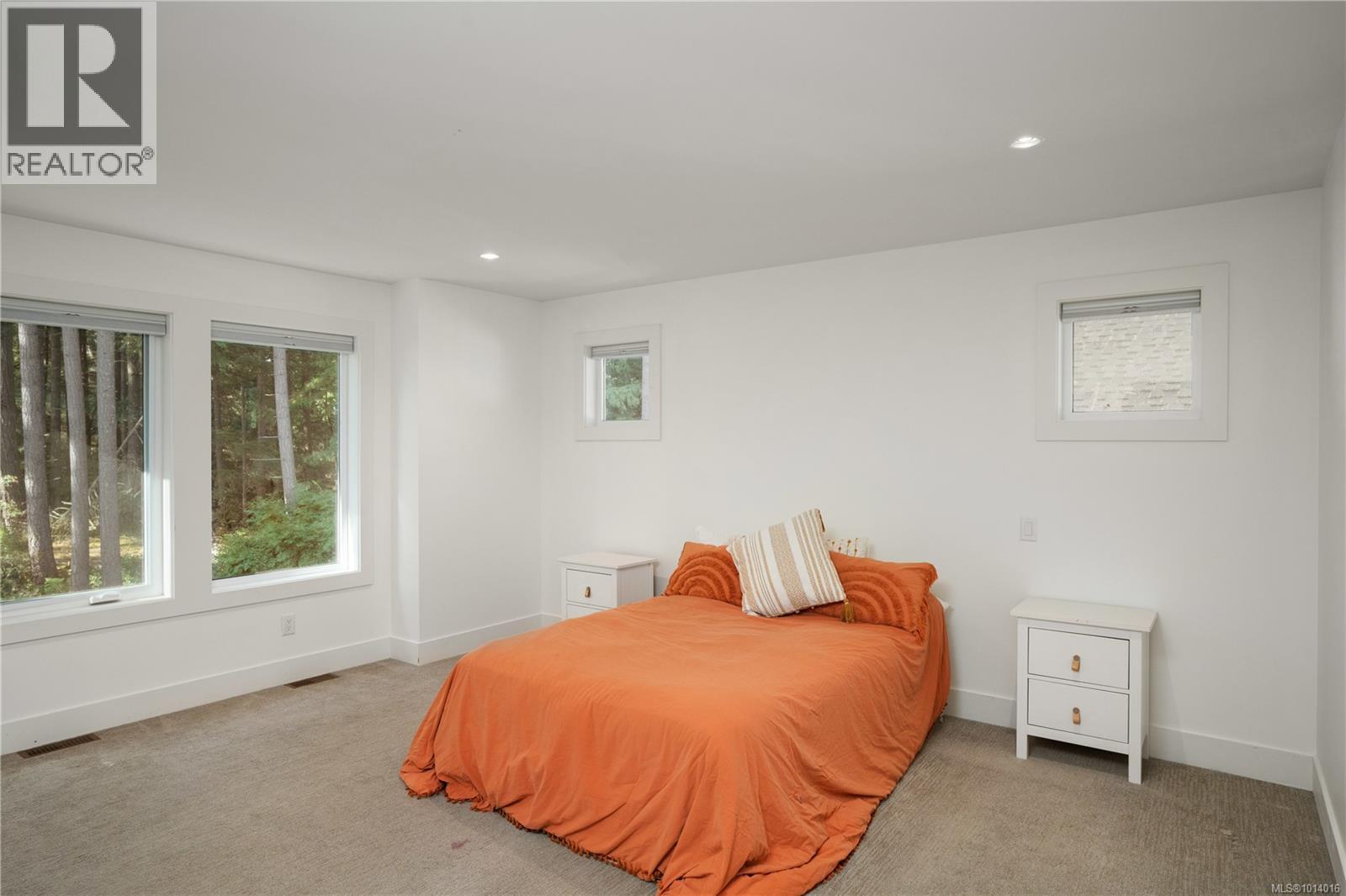  839 Ashbury Avenue, Langford