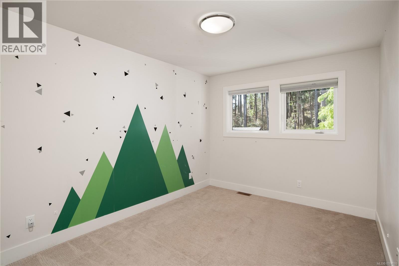  839 Ashbury Avenue, Langford