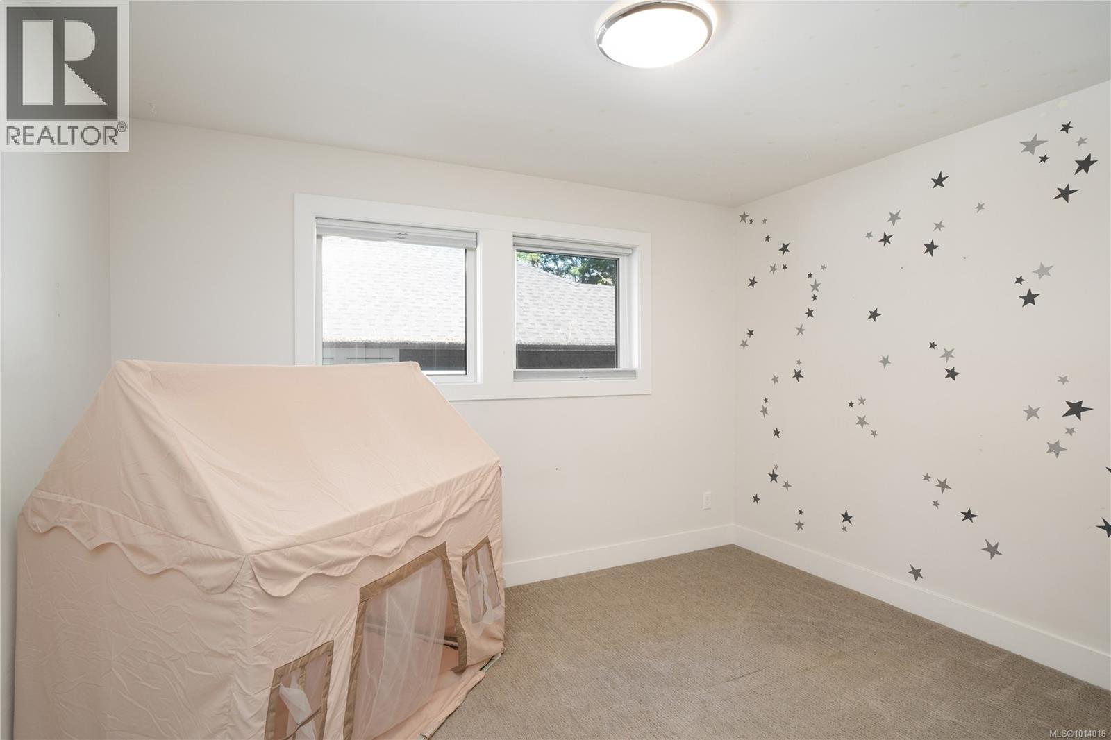  839 Ashbury Avenue, Langford